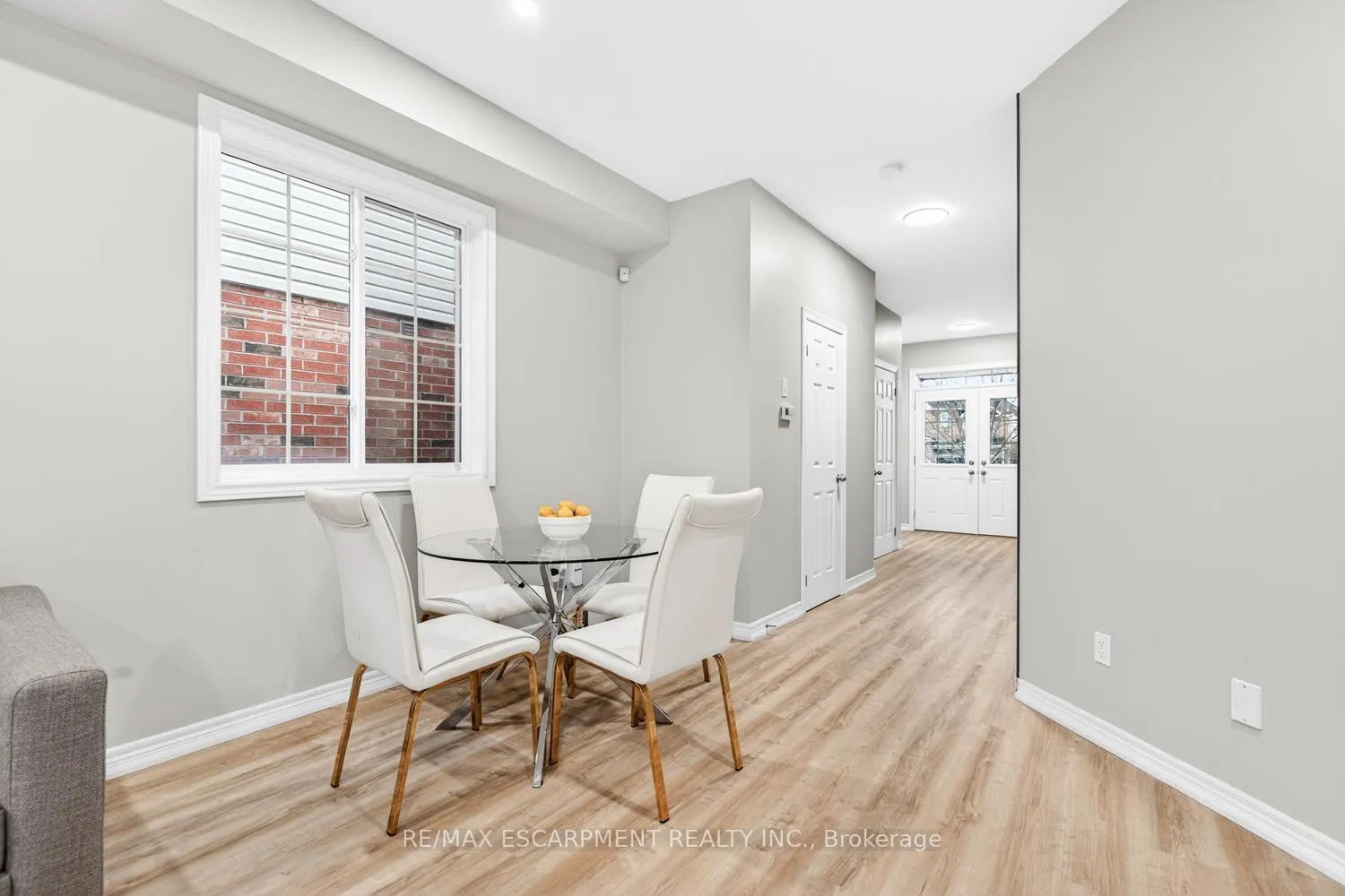 Photo 7 of 8 Bousfield Court, Hamilton, Waterdown — HOMEH