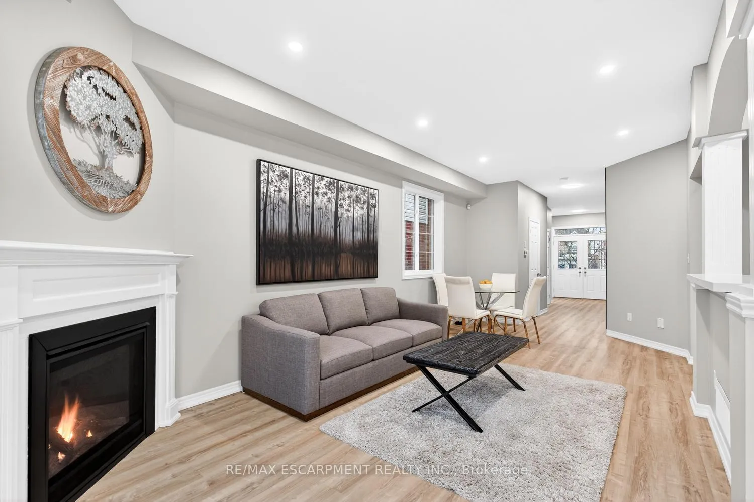 Photo 9 of 8 Bousfield Court, Hamilton, Waterdown — HOMEH