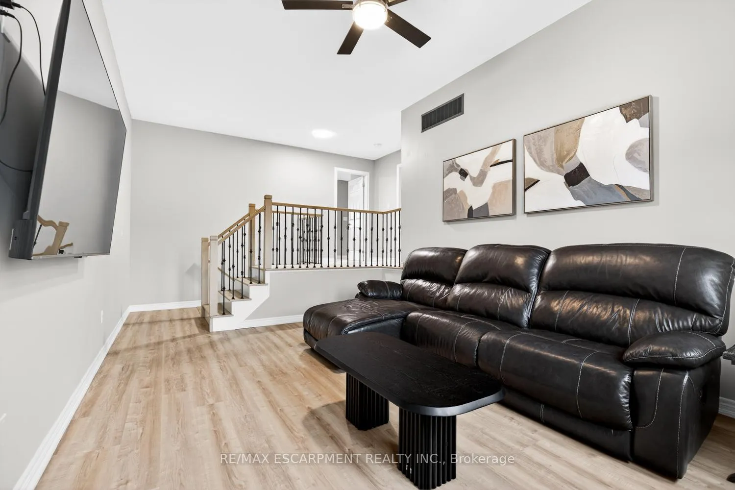 Photo 16 of 8 Bousfield Court, Hamilton, Waterdown — HOMEH