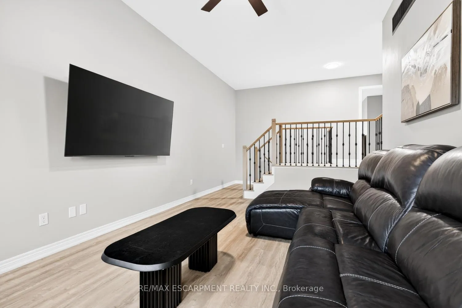 Photo 17 of 8 Bousfield Court, Hamilton, Waterdown — HOMEH