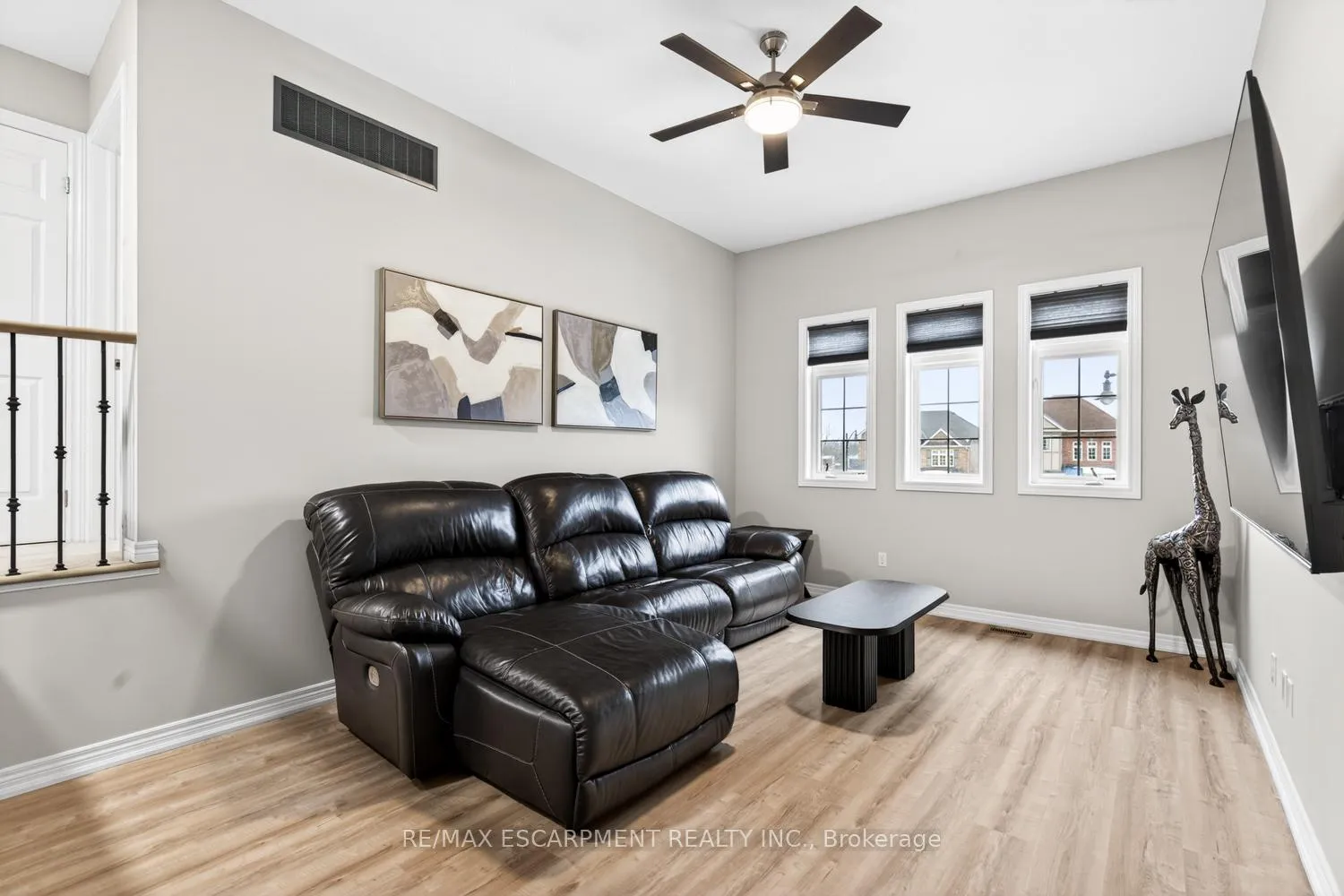 Photo 18 of 8 Bousfield Court, Hamilton, Waterdown — HOMEH