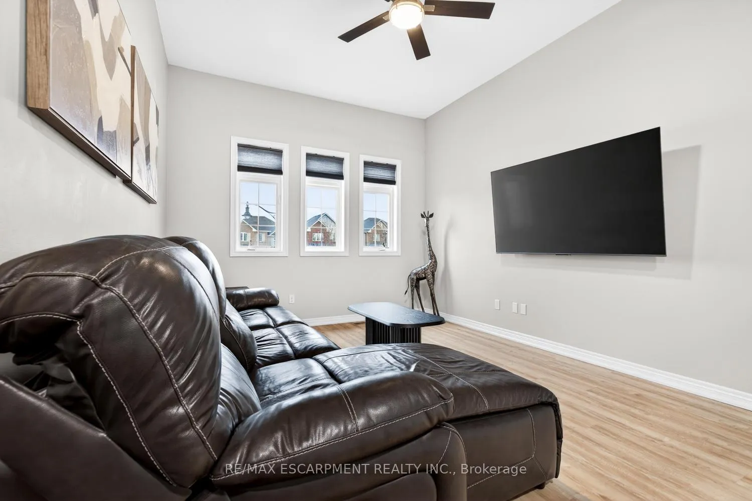 Photo 19 of 8 Bousfield Court, Hamilton, Waterdown — HOMEH