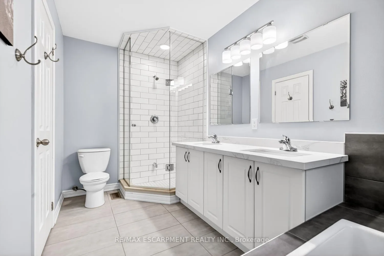Photo 25 of 8 Bousfield Court, Hamilton, Waterdown — HOMEH