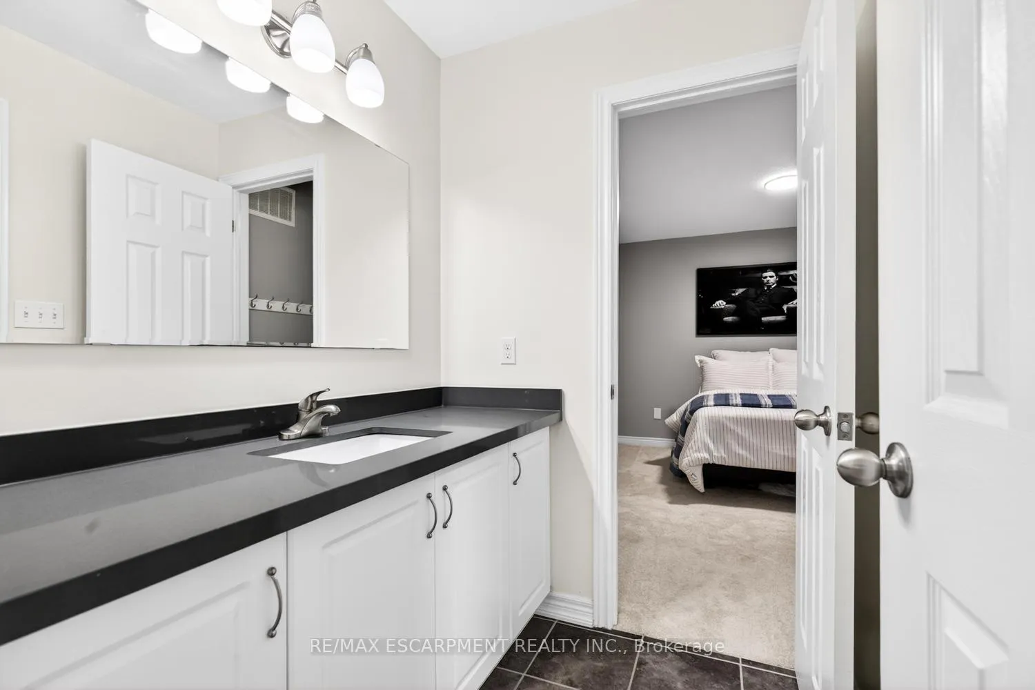 Photo 31 of 8 Bousfield Court, Hamilton, Waterdown — HOMEH