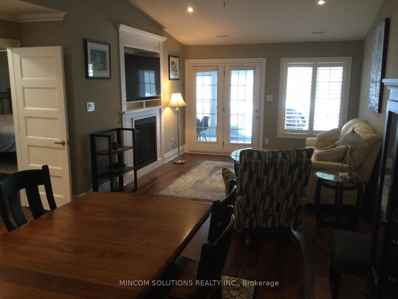 Photo 4 of 92 Clover Crescent, Wasaga Beach — HOMEH