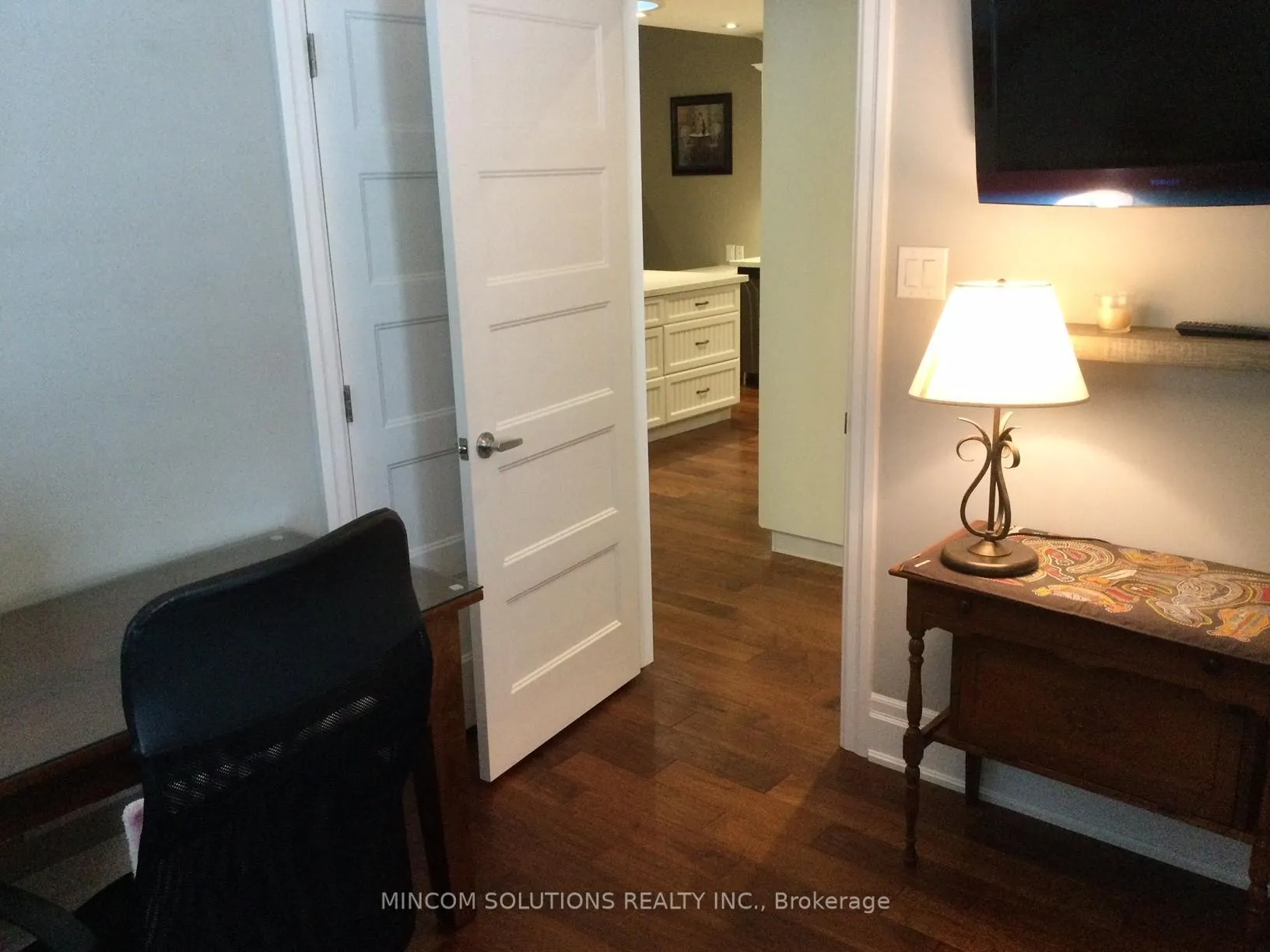 Photo 8 of 92 Clover Crescent, Wasaga Beach — HOMEH