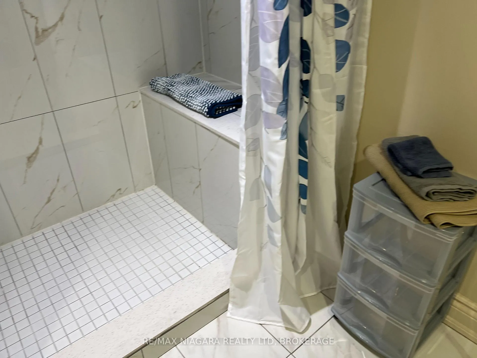 Photo 6 of Unit Lower, 3968 St Peter Street, Niagara Falls, Stamford — HOMEH