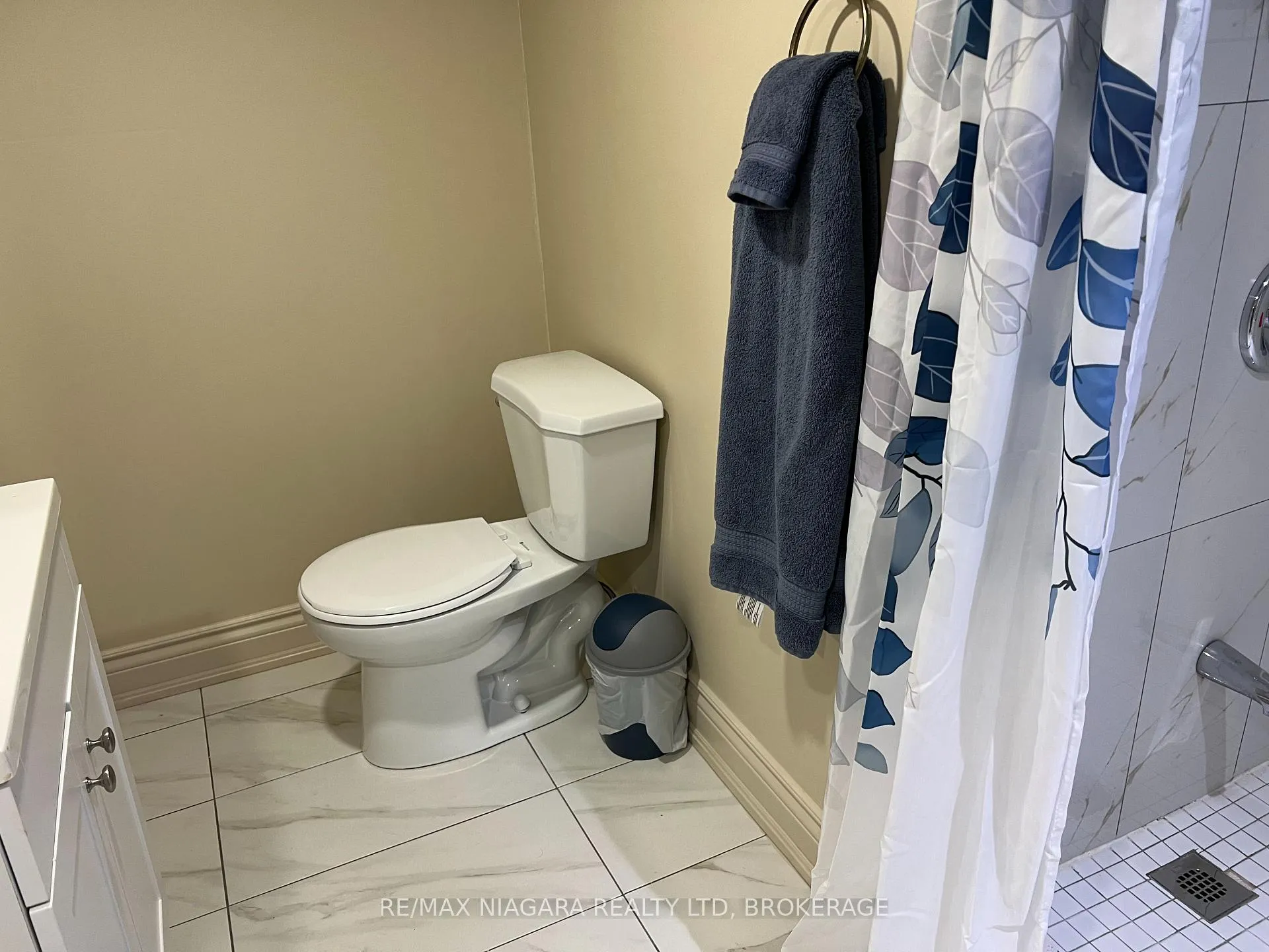 Photo 8 of Unit Lower, 3968 St Peter Street, Niagara Falls, Stamford — HOMEH