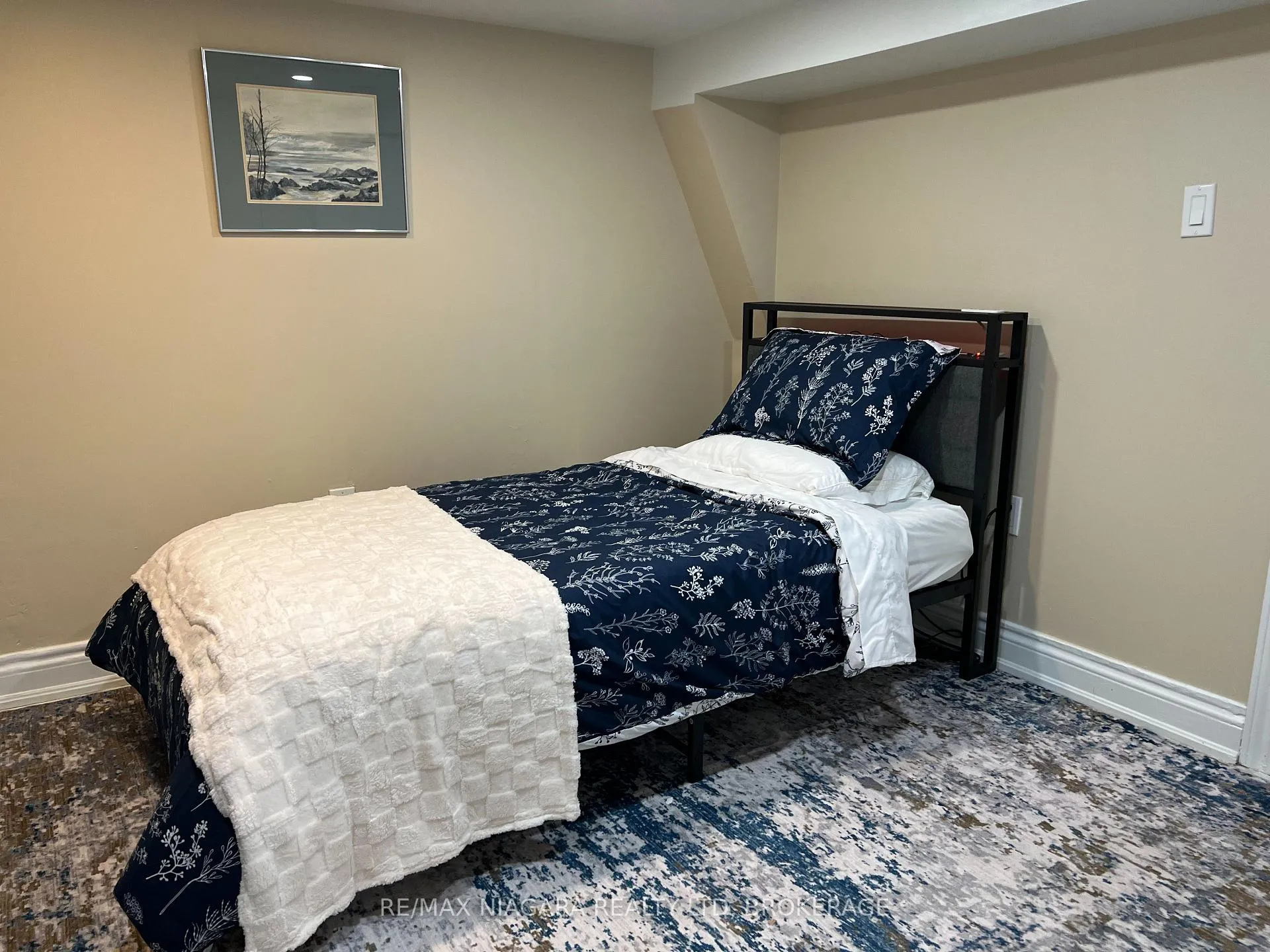 Photo 9 of Unit Lower, 3968 St Peter Street, Niagara Falls, Stamford — HOMEH
