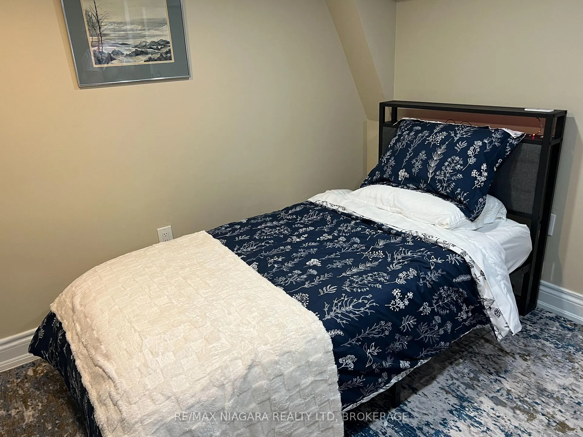 Photo 11 of Unit Lower, 3968 St Peter Street, Niagara Falls, Stamford — HOMEH