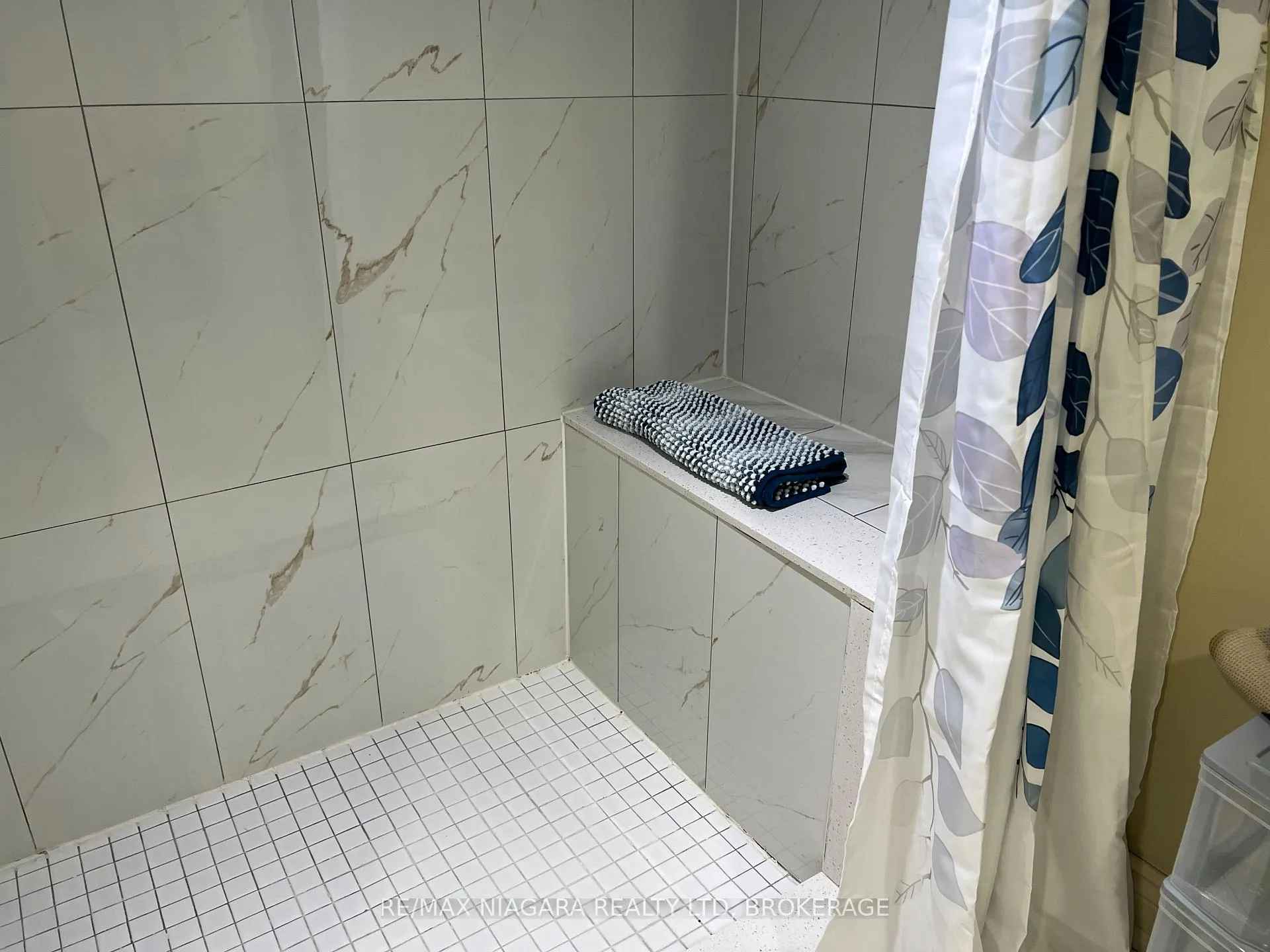 Photo 15 of Unit Lower, 3968 St Peter Street, Niagara Falls, Stamford — HOMEH