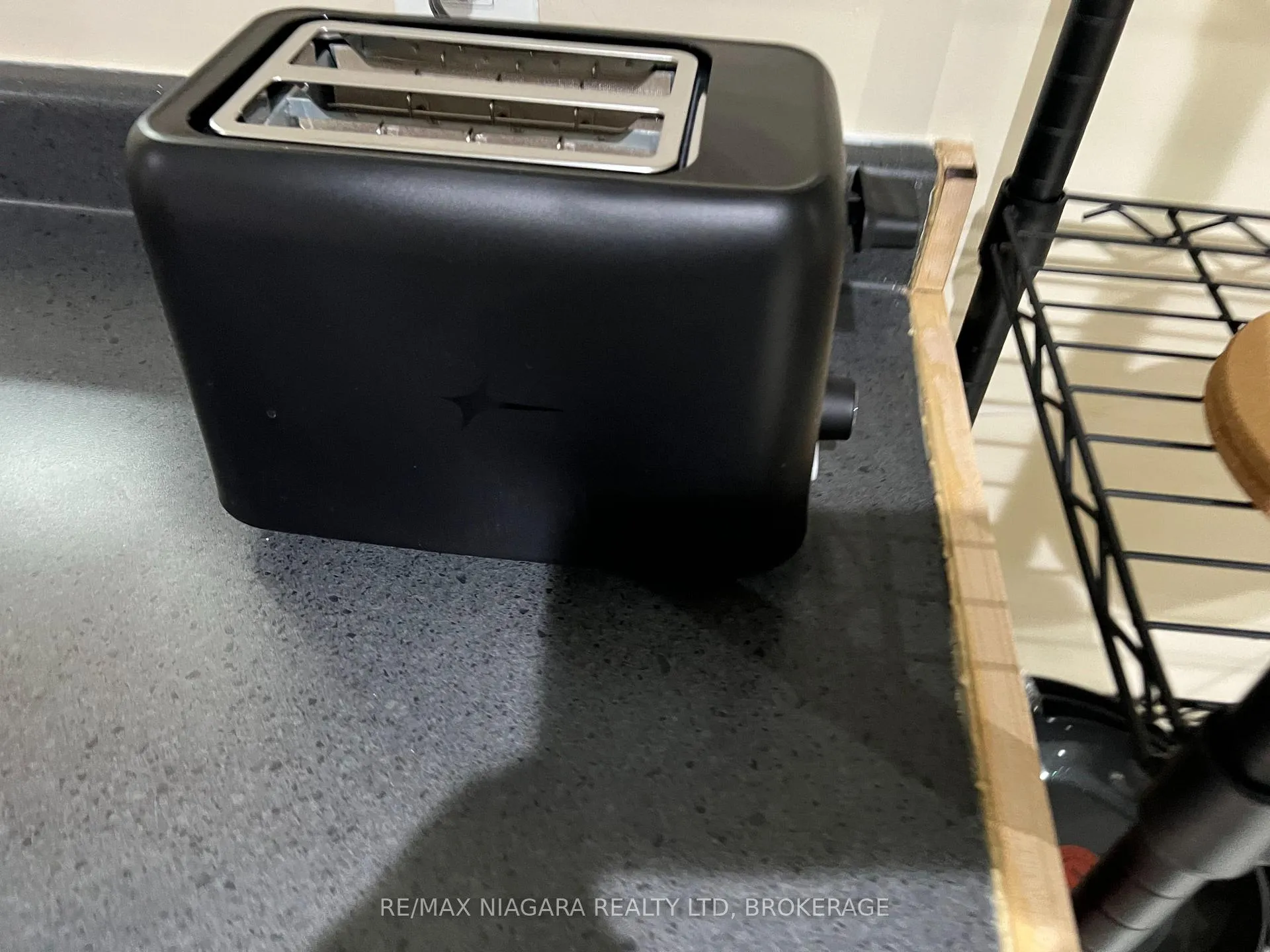 Photo 20 of Unit Lower, 3968 St Peter Street, Niagara Falls, Stamford — HOMEH