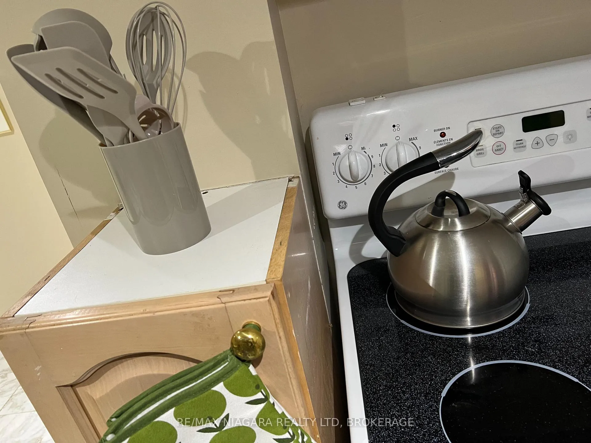 Photo 21 of Unit Lower, 3968 St Peter Street, Niagara Falls, Stamford — HOMEH