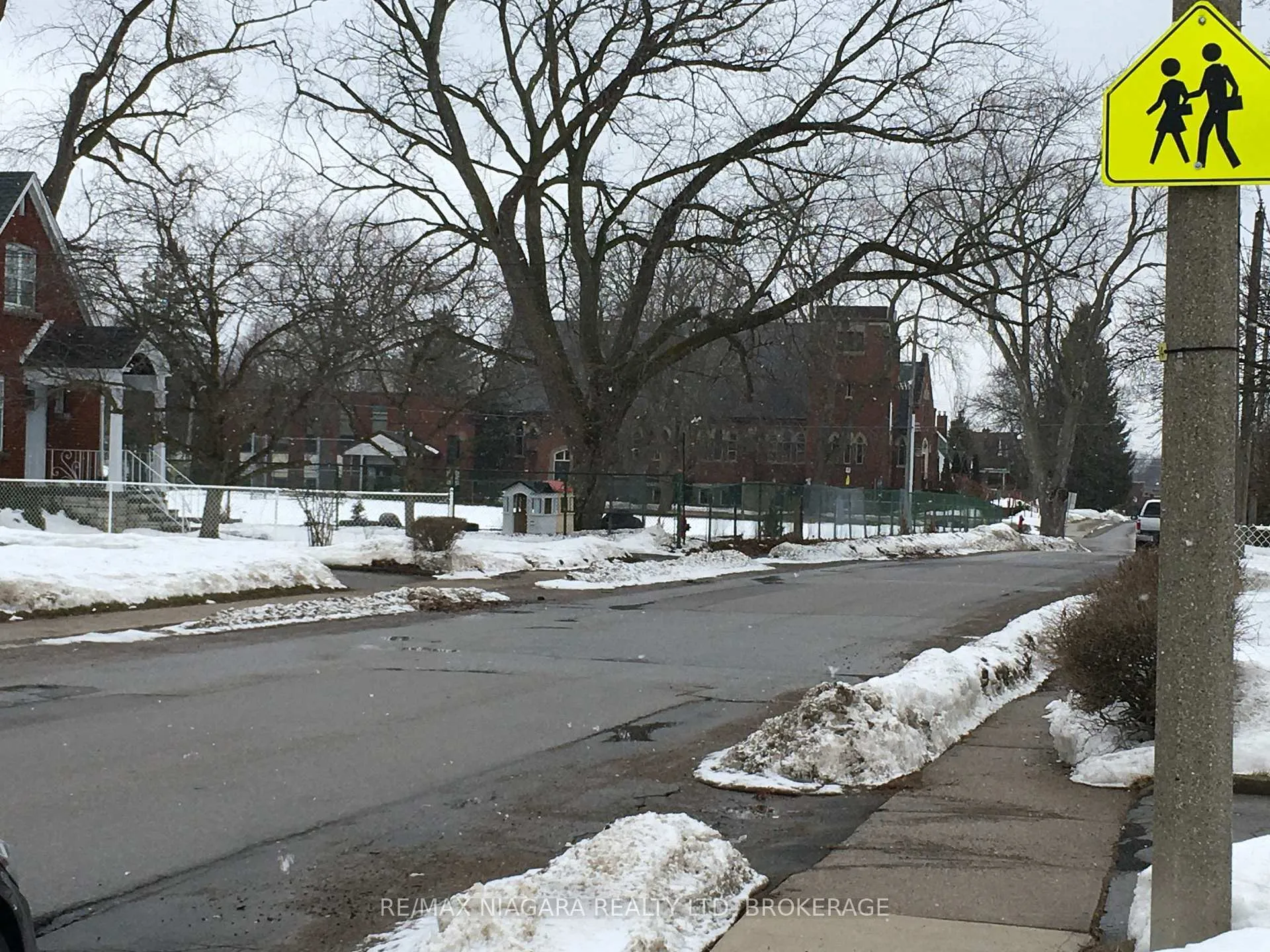 Photo 22 of Unit Lower, 3968 St Peter Street, Niagara Falls, Stamford — HOMEH