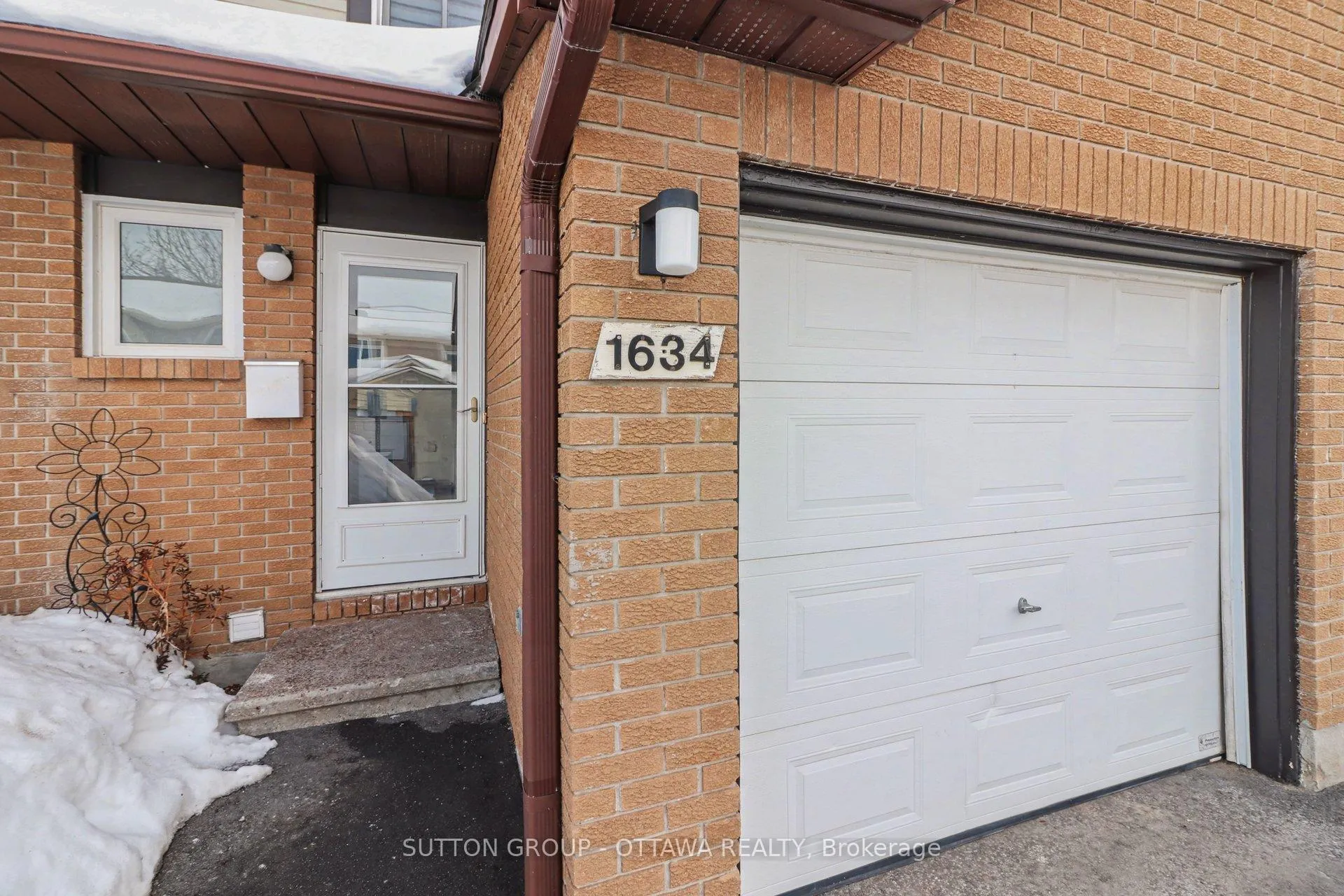 Photo 2 of 1634 Cheevers Crescent, Ottawa, Fallingbrook/Pineridge — HOMEH