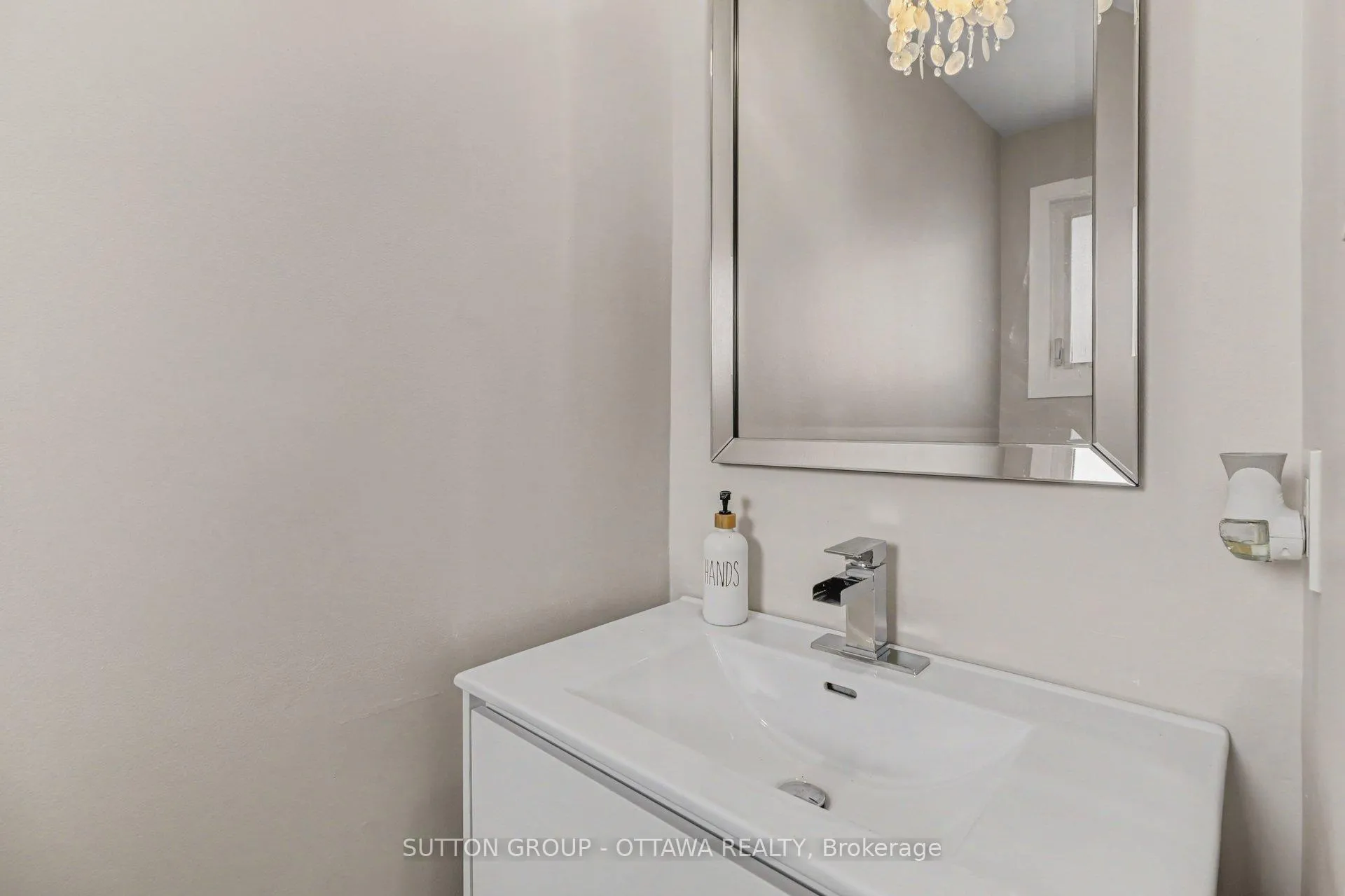 Photo 5 of 1634 Cheevers Crescent, Ottawa, Fallingbrook/Pineridge — HOMEH