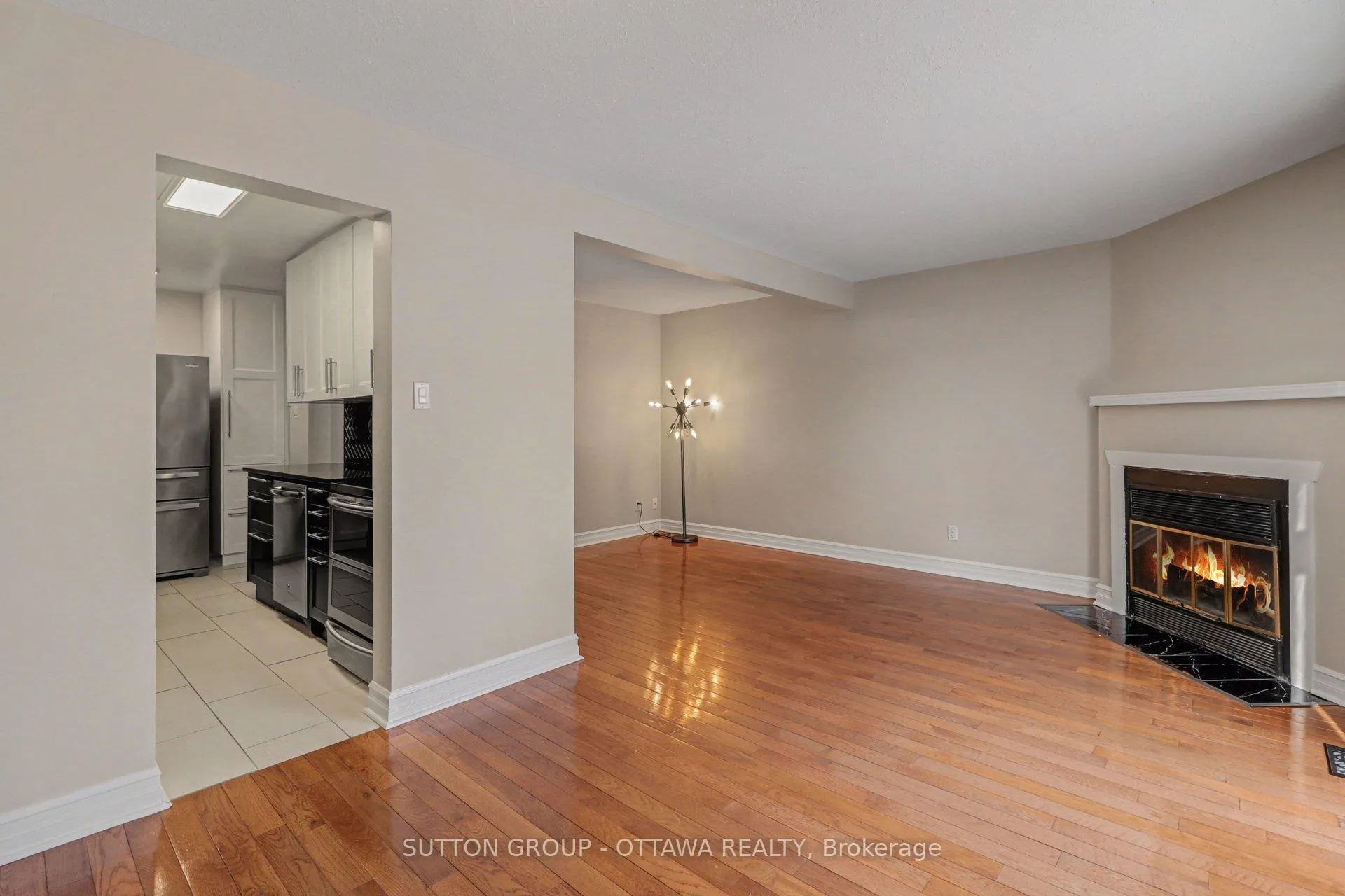 Photo 10 of 1634 Cheevers Crescent, Ottawa, Fallingbrook/Pineridge — HOMEH