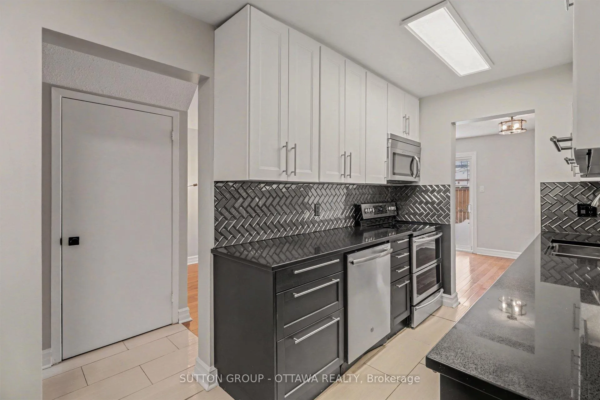 Photo 13 of 1634 Cheevers Crescent, Ottawa, Fallingbrook/Pineridge — HOMEH
