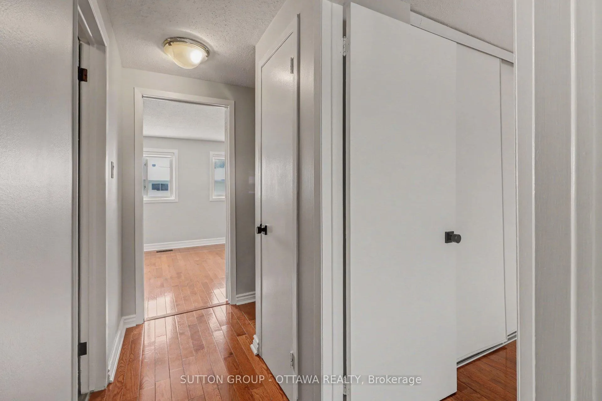 Photo 14 of 1634 Cheevers Crescent, Ottawa, Fallingbrook/Pineridge — HOMEH