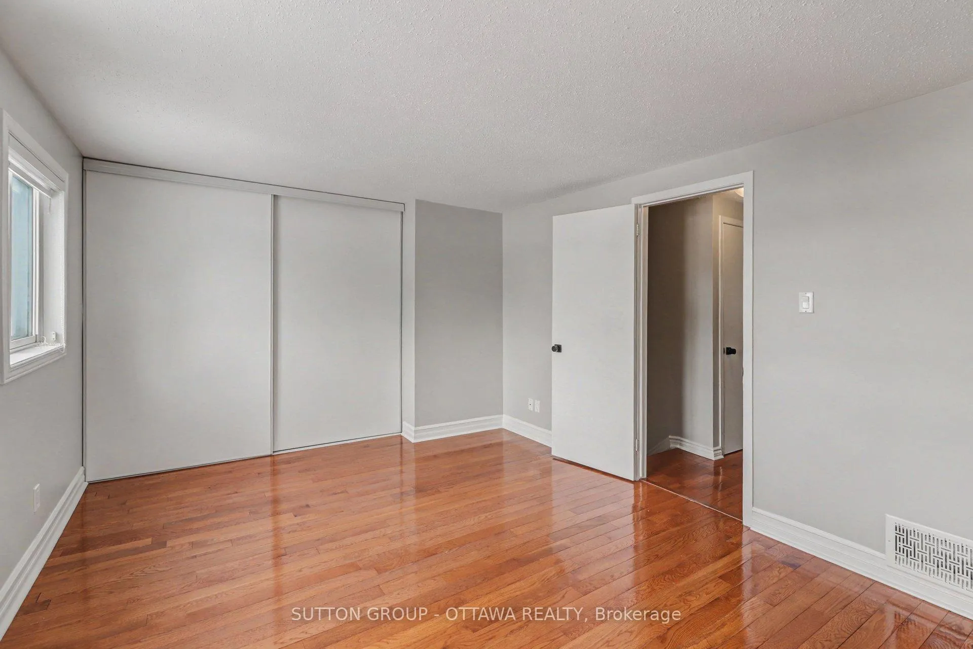 Photo 21 of 1634 Cheevers Crescent, Ottawa, Fallingbrook/Pineridge — HOMEH