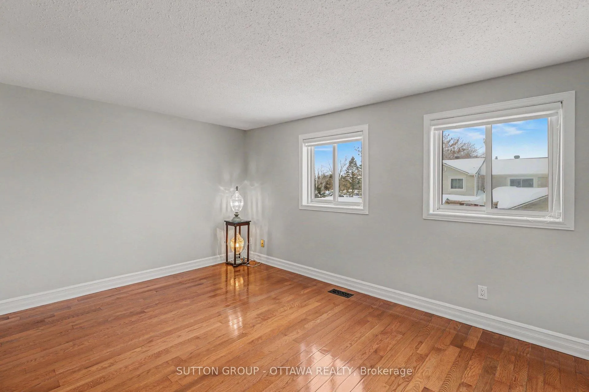 Photo 23 of 1634 Cheevers Crescent, Ottawa, Fallingbrook/Pineridge — HOMEH