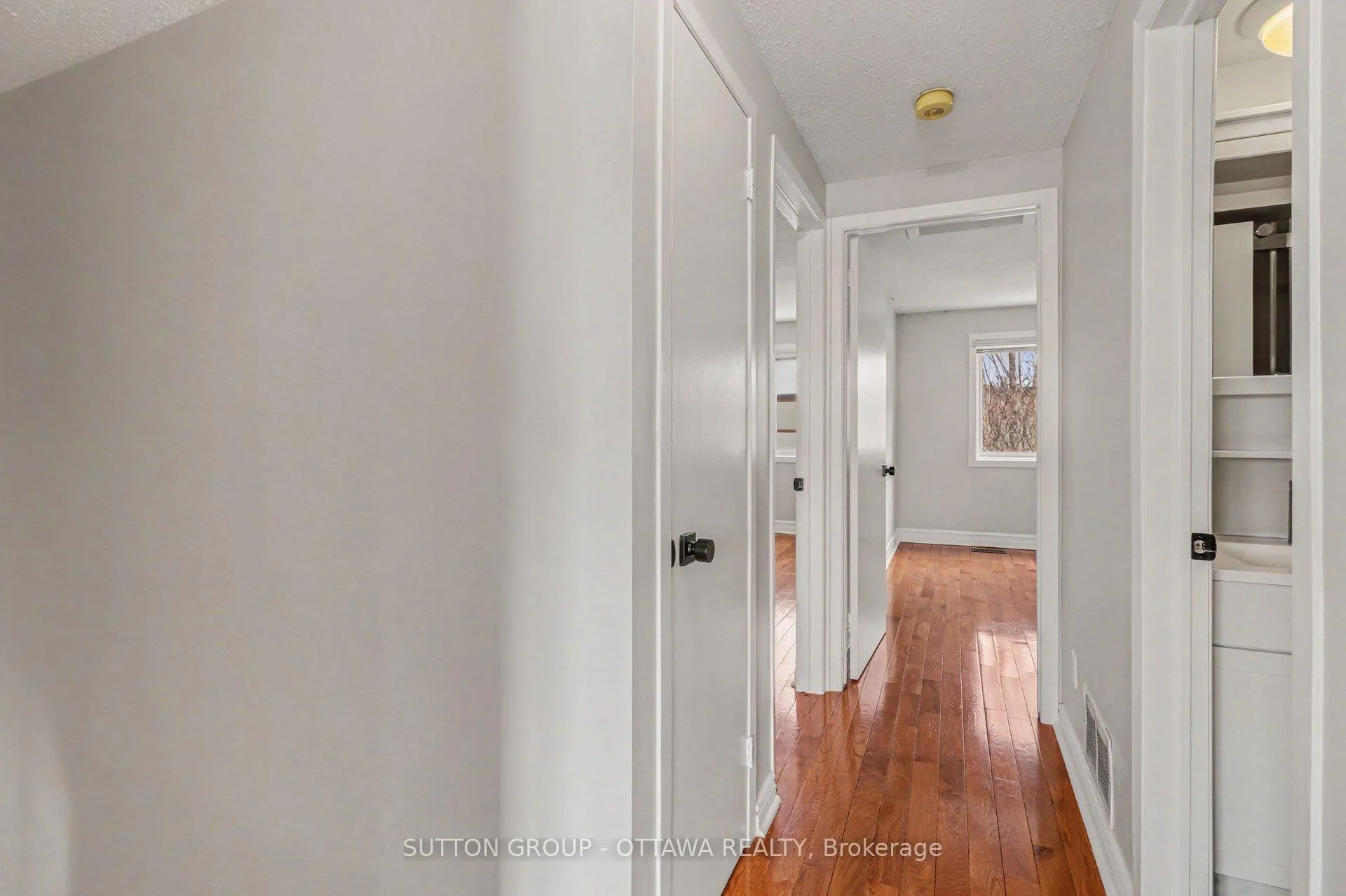 Photo 24 of 1634 Cheevers Crescent, Ottawa, Fallingbrook/Pineridge — HOMEH