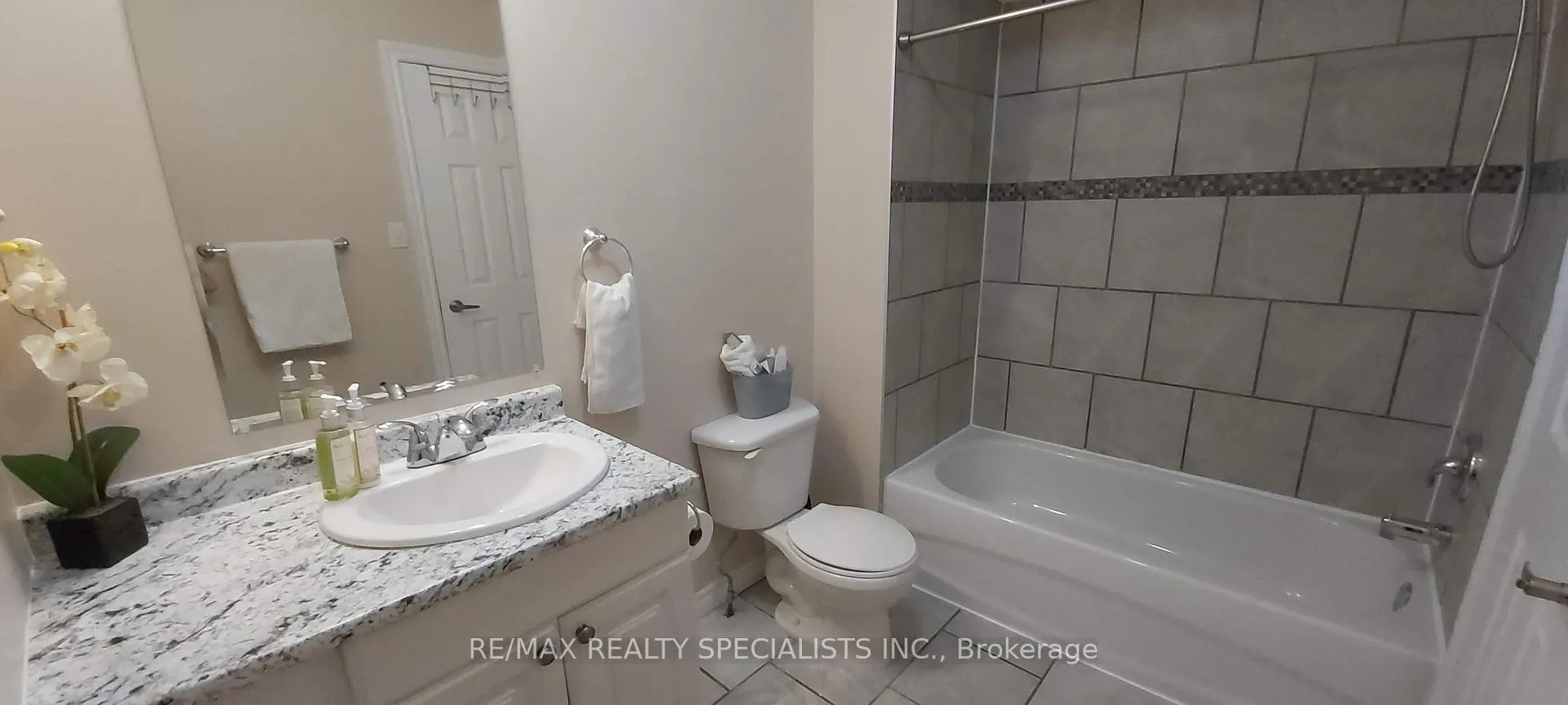Photo 10 of 25B Cundles Road E, Barrie, Cundles East — HOMEH