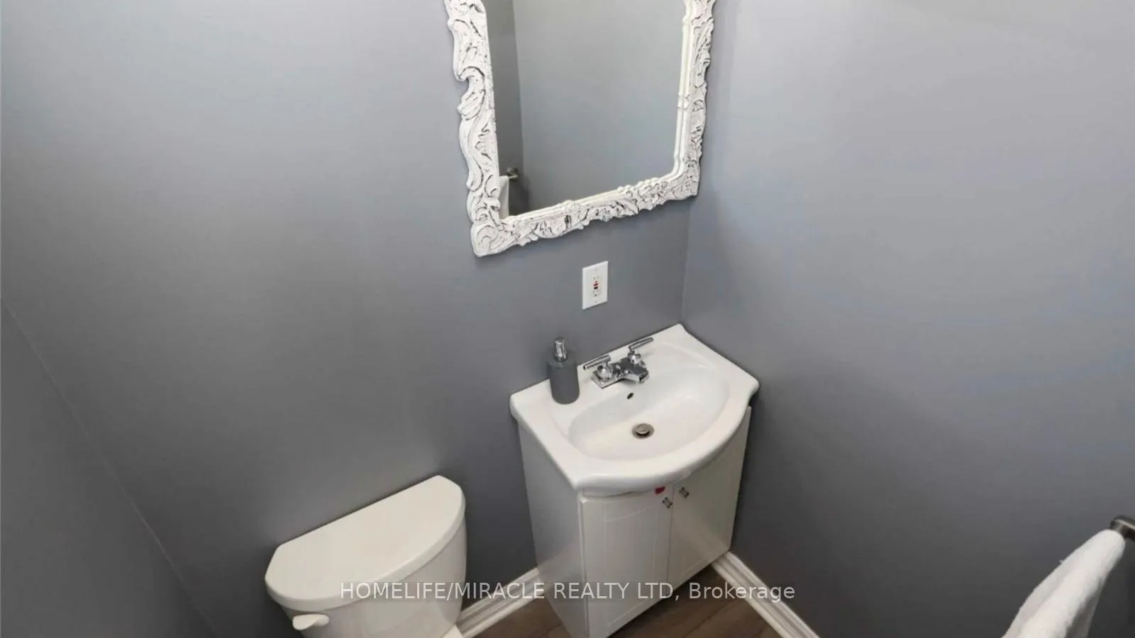 Photo 4 of 61 Moregate Crescent, Brampton, Central Park — HOMEH