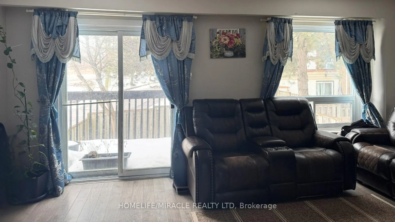 Photo 7 of 61 Moregate Crescent, Brampton, Central Park — HOMEH