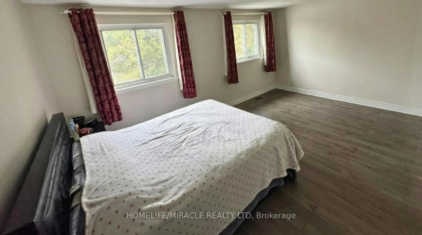 Photo 11 of 61 Moregate Crescent, Brampton, Central Park — HOMEH