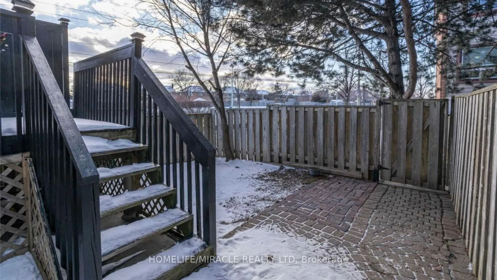 Photo 15 of 61 Moregate Crescent, Brampton, Central Park — HOMEH