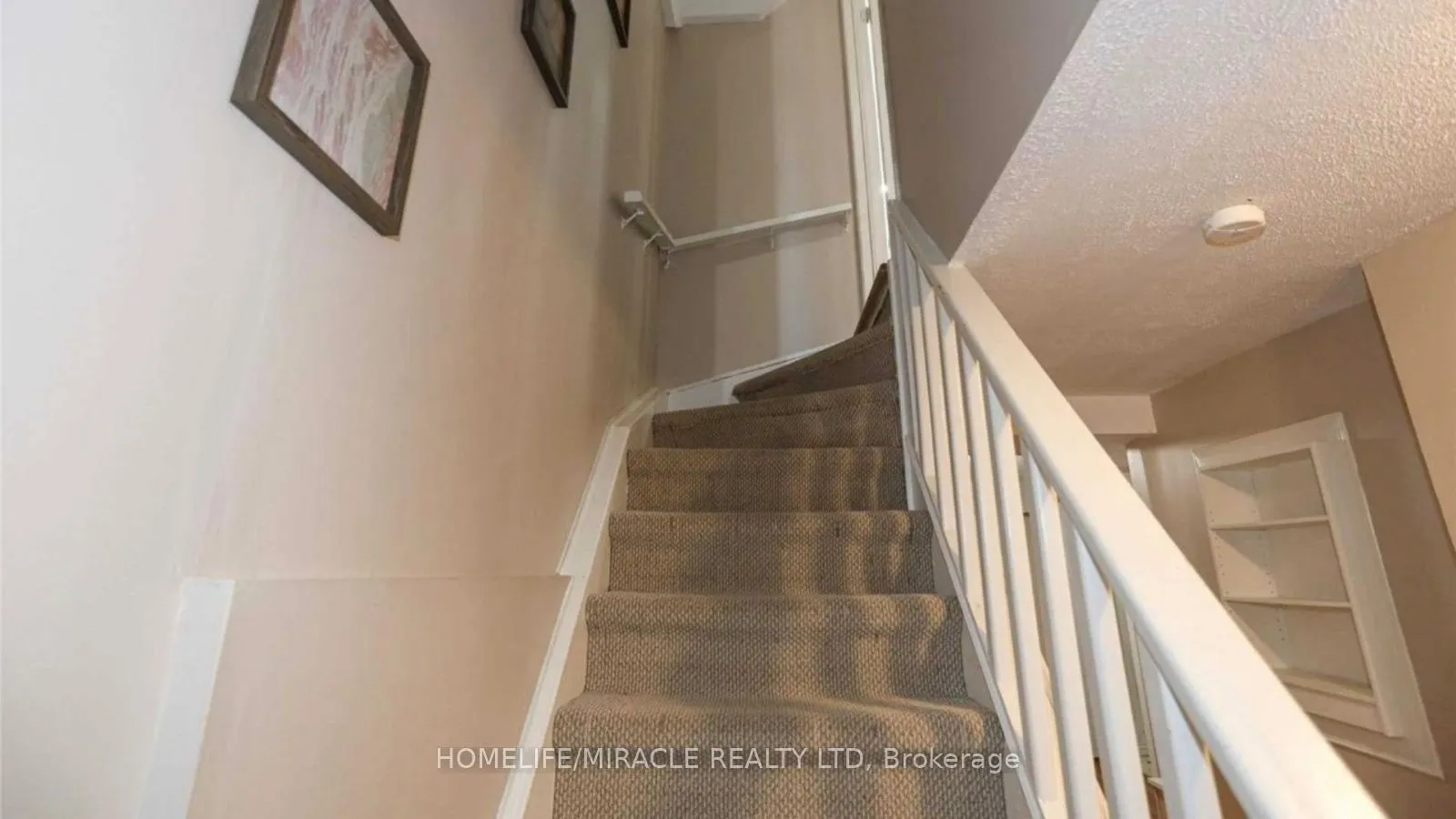Photo 16 of 61 Moregate Crescent, Brampton, Central Park — HOMEH