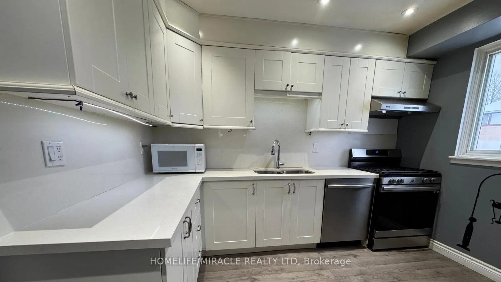Photo 19 of 61 Moregate Crescent, Brampton, Central Park — HOMEH