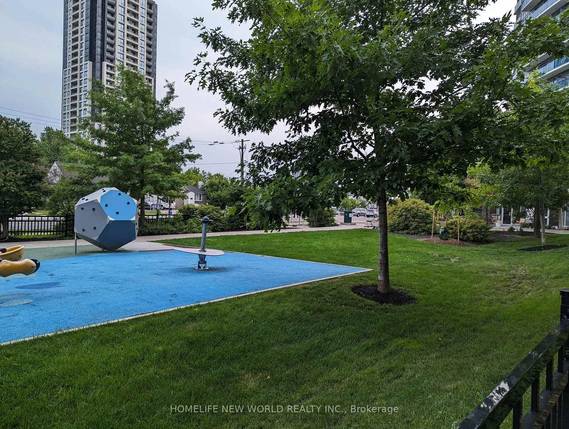 Photo 14 of Unit 430, 7165 Yonge Street, Markham, Grandview — HOMEH