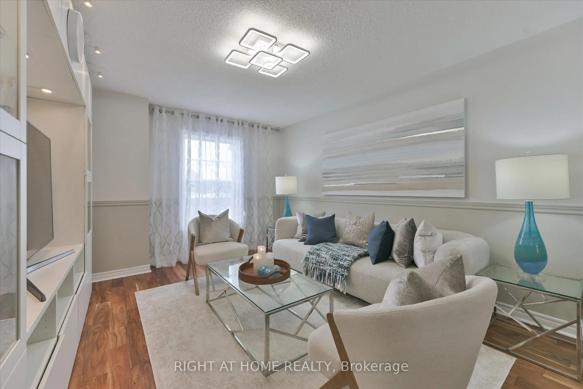 Photo 2 of 61 Milloy Place, Aurora, Aurora Grove — HOMEH