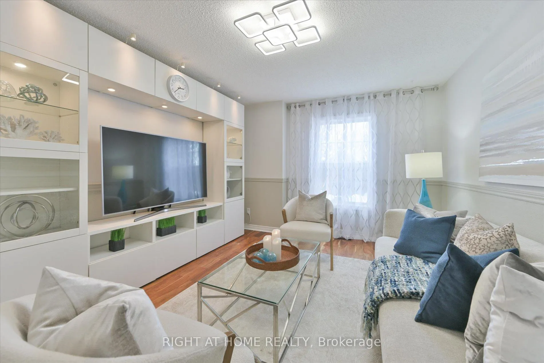 Photo 4 of 61 Milloy Place, Aurora, Aurora Grove — HOMEH