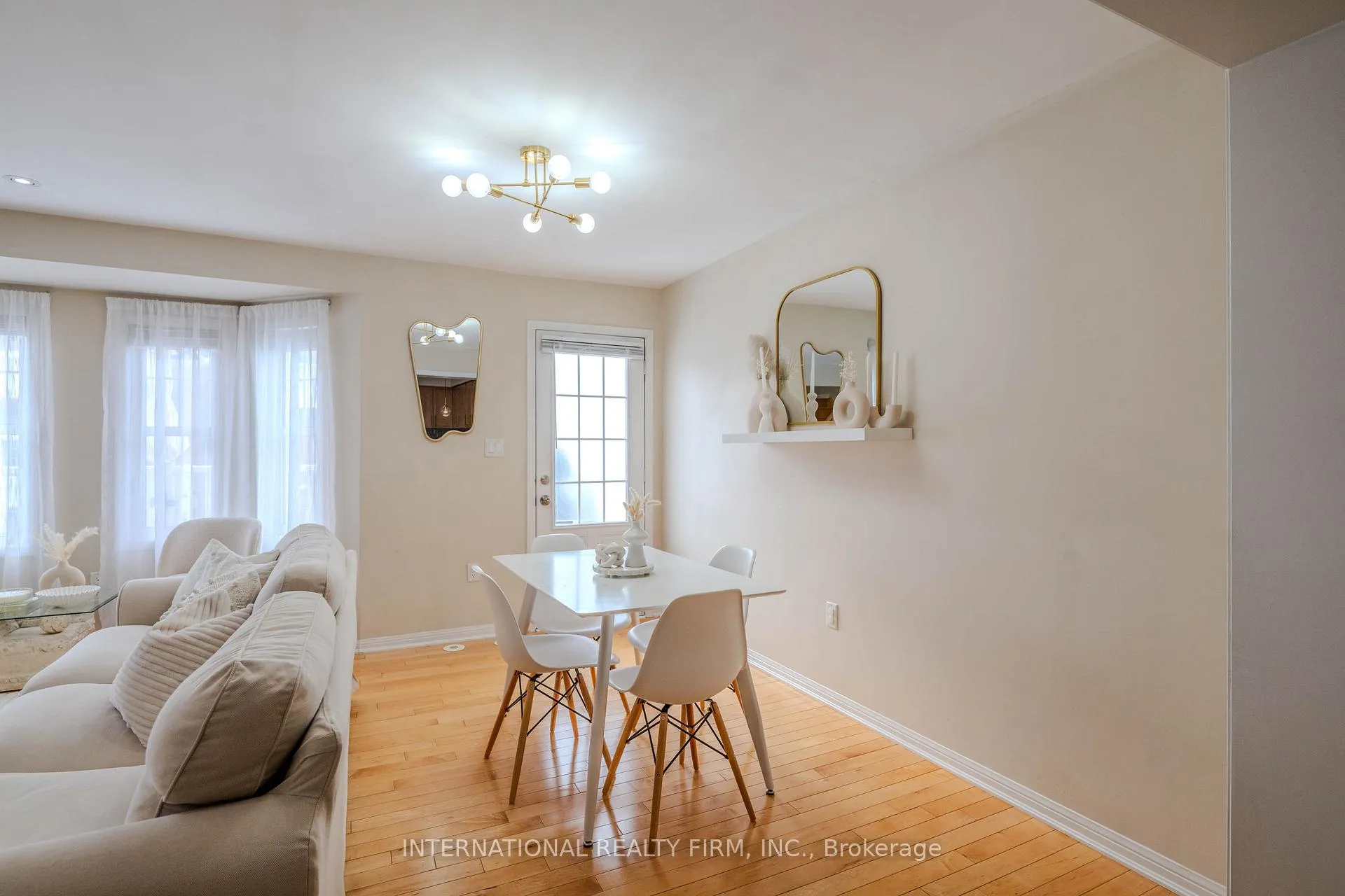 Photo 7 of 947 Deverell Place, Milton, Coates — HOMEH