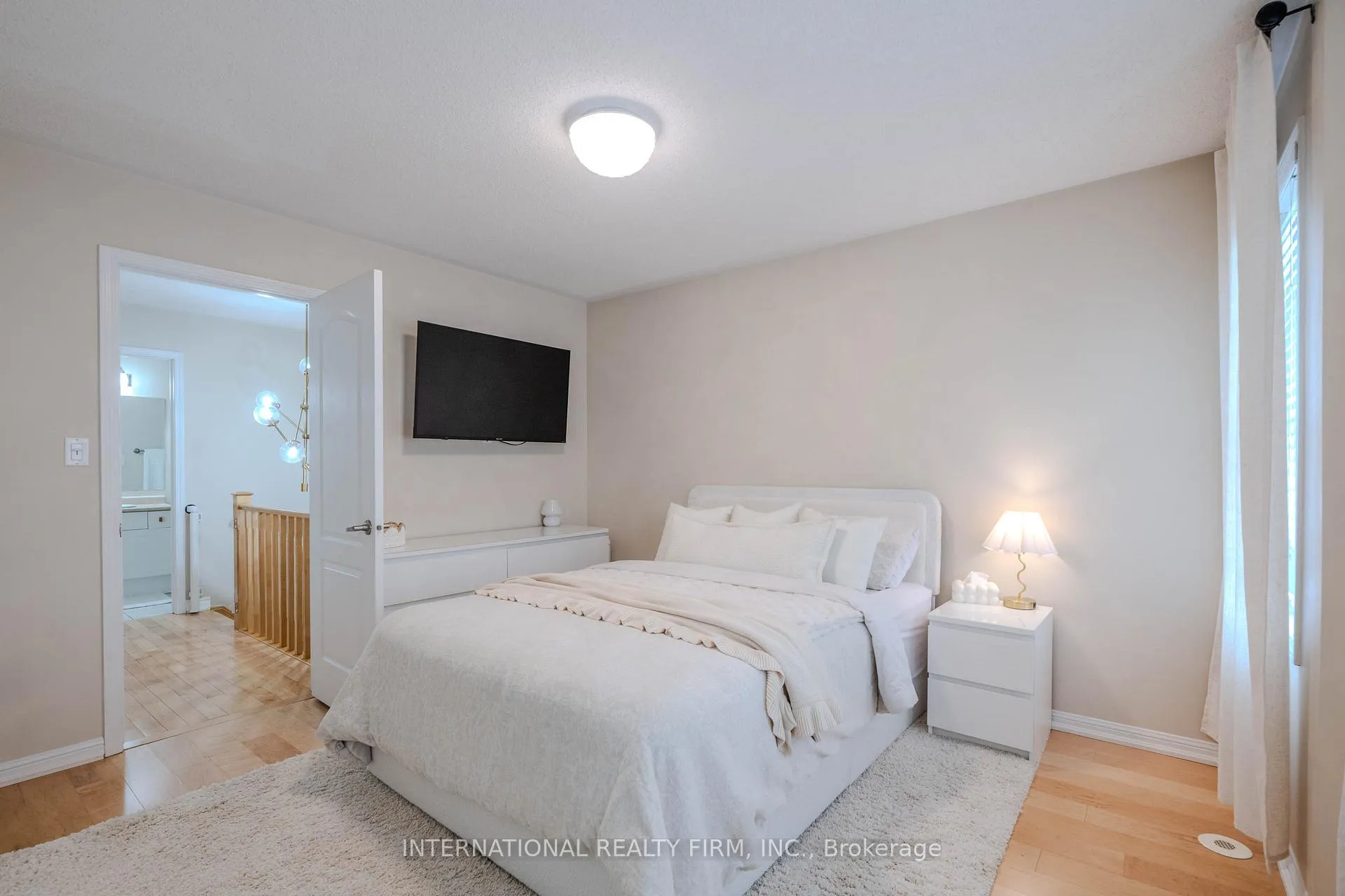 Photo 17 of 947 Deverell Place, Milton, Coates — HOMEH