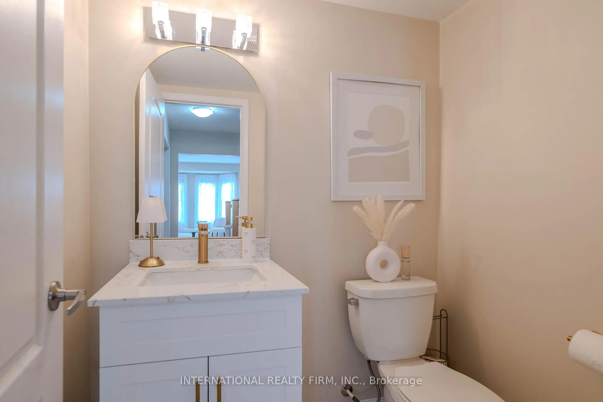 Photo 18 of 947 Deverell Place, Milton, Coates — HOMEH