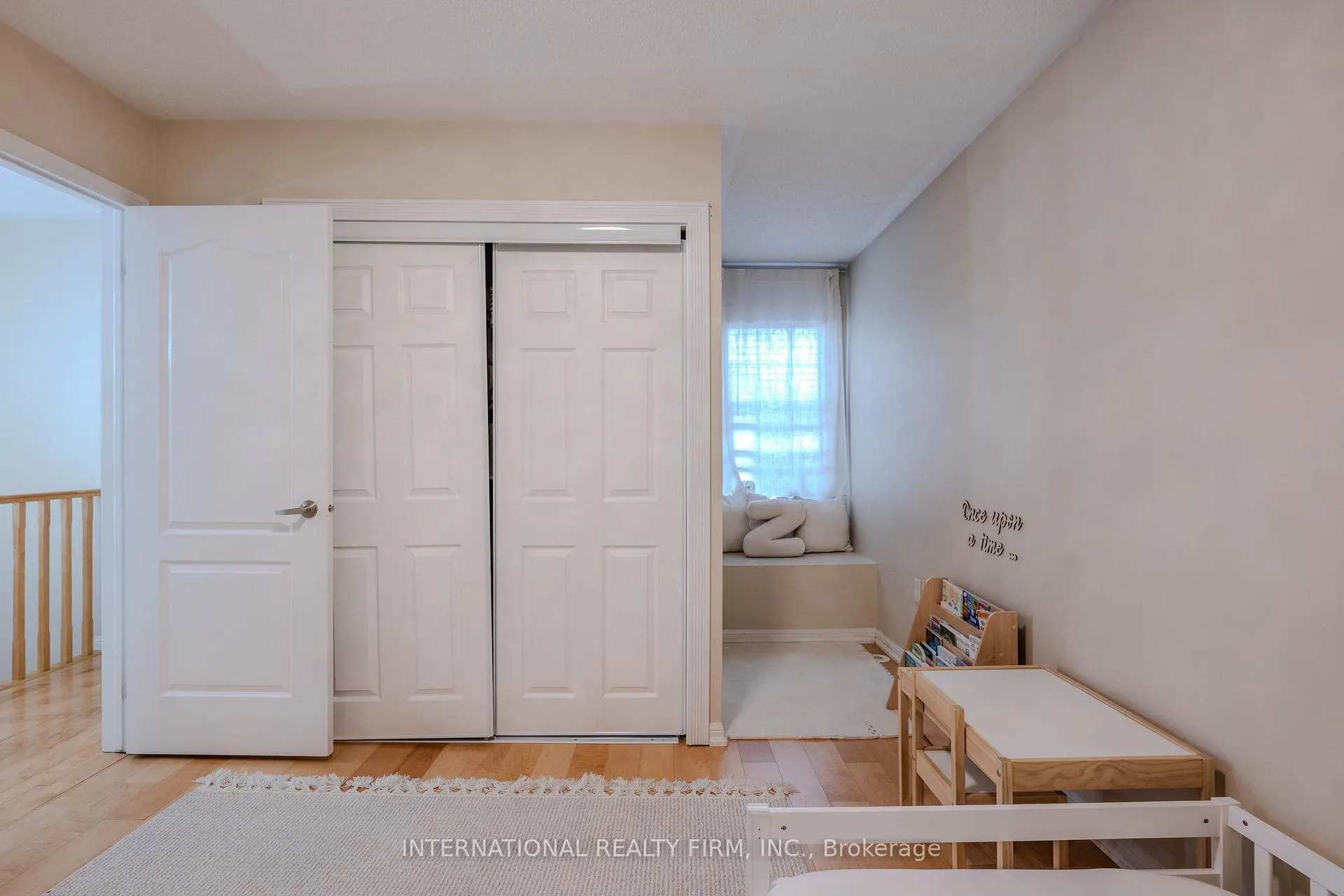Photo 21 of 947 Deverell Place, Milton, Coates — HOMEH