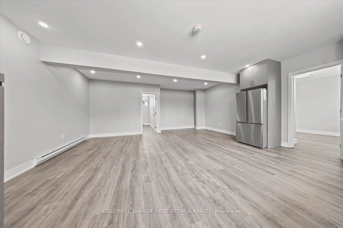 Photo 3 of Unit B, 20 Inverkip Avenue, Ottawa, Hunt Club Park/Greenboro — HOMEH