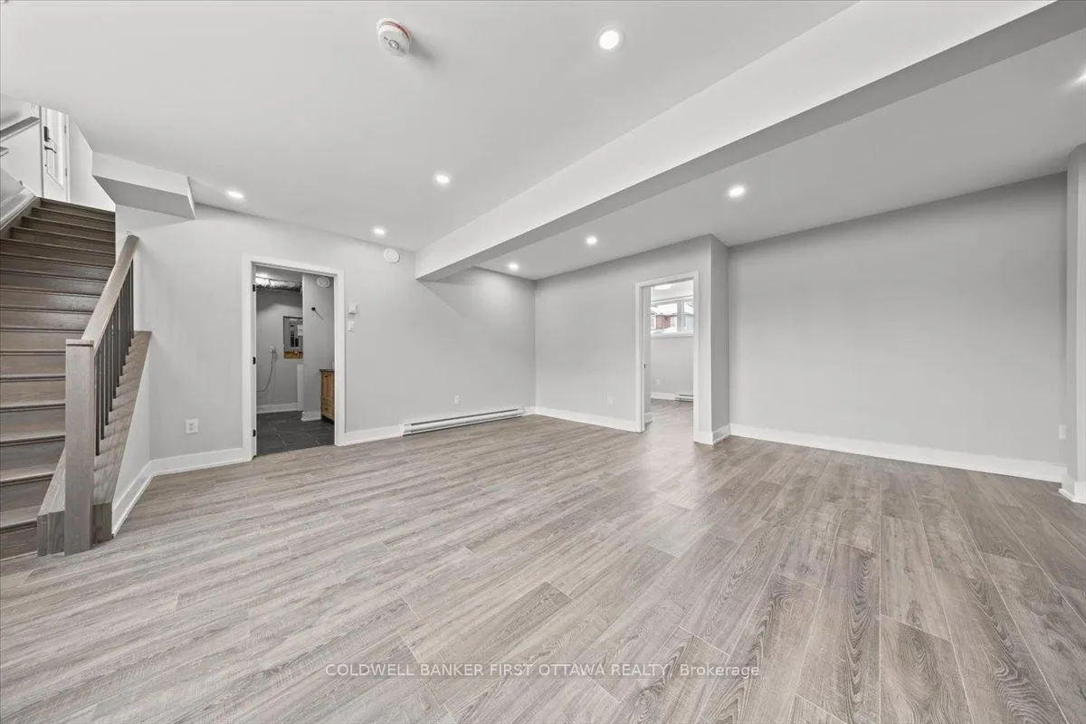 Photo 6 of Unit B, 20 Inverkip Avenue, Ottawa, Hunt Club Park/Greenboro — HOMEH