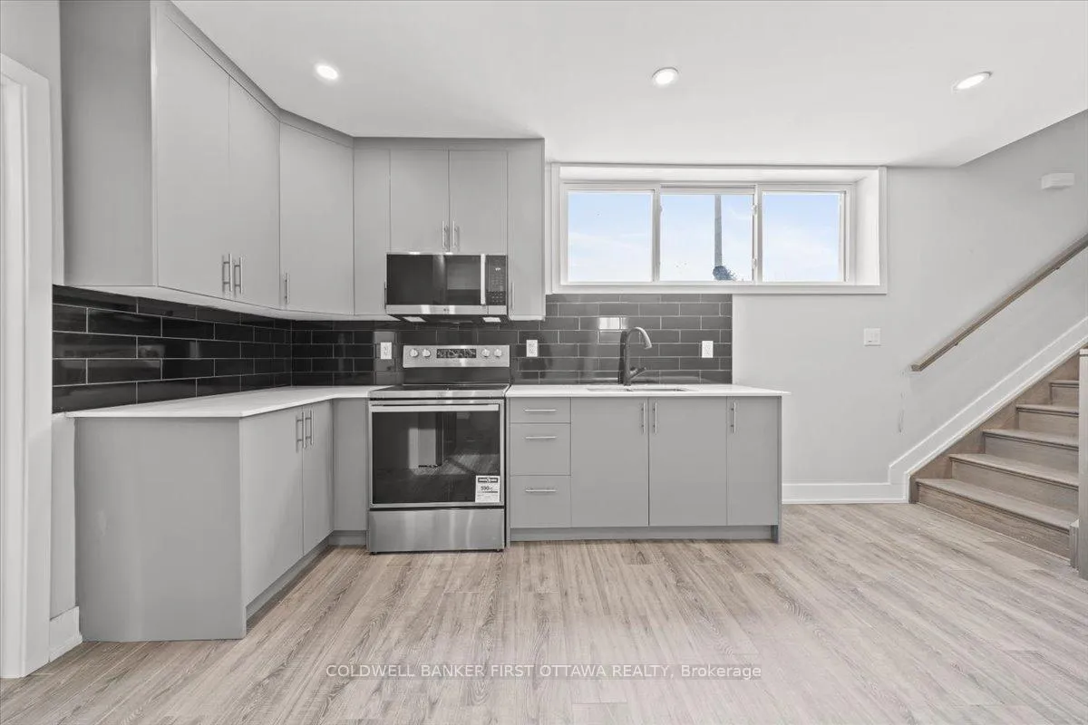 Photo 7 of Unit B, 20 Inverkip Avenue, Ottawa, Hunt Club Park/Greenboro — HOMEH
