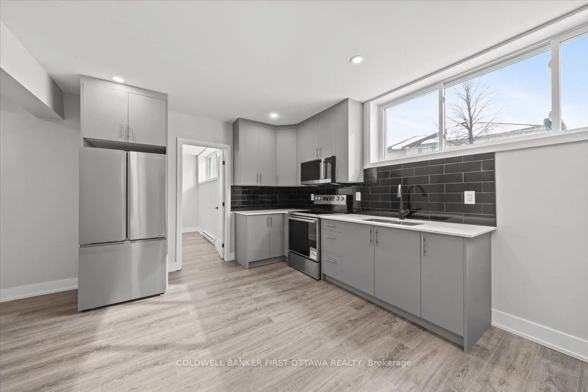 Photo 8 of Unit B, 20 Inverkip Avenue, Ottawa, Hunt Club Park/Greenboro — HOMEH