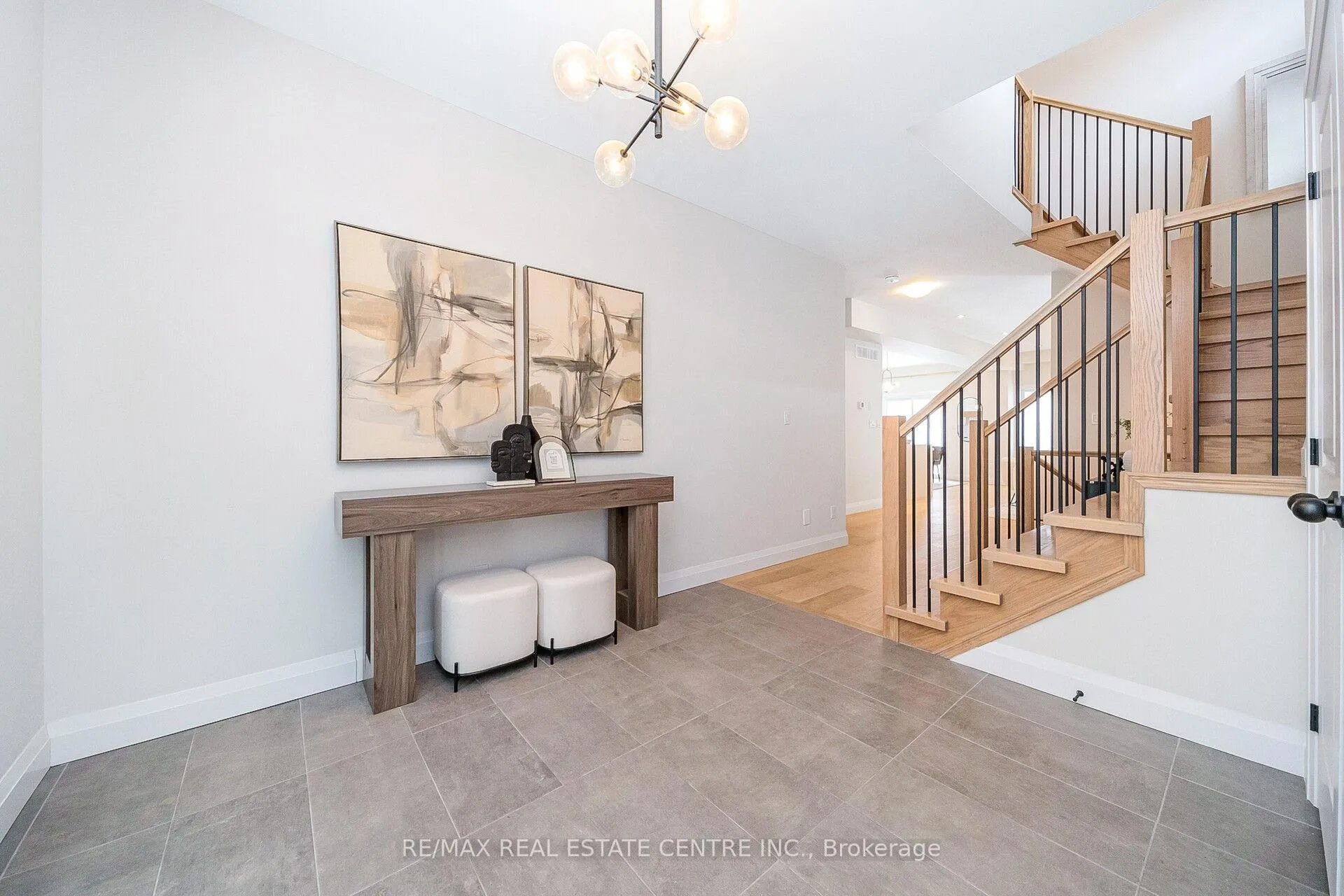 Photo 4 of 223 Otterbein Road, Kitchener — HOMEH
