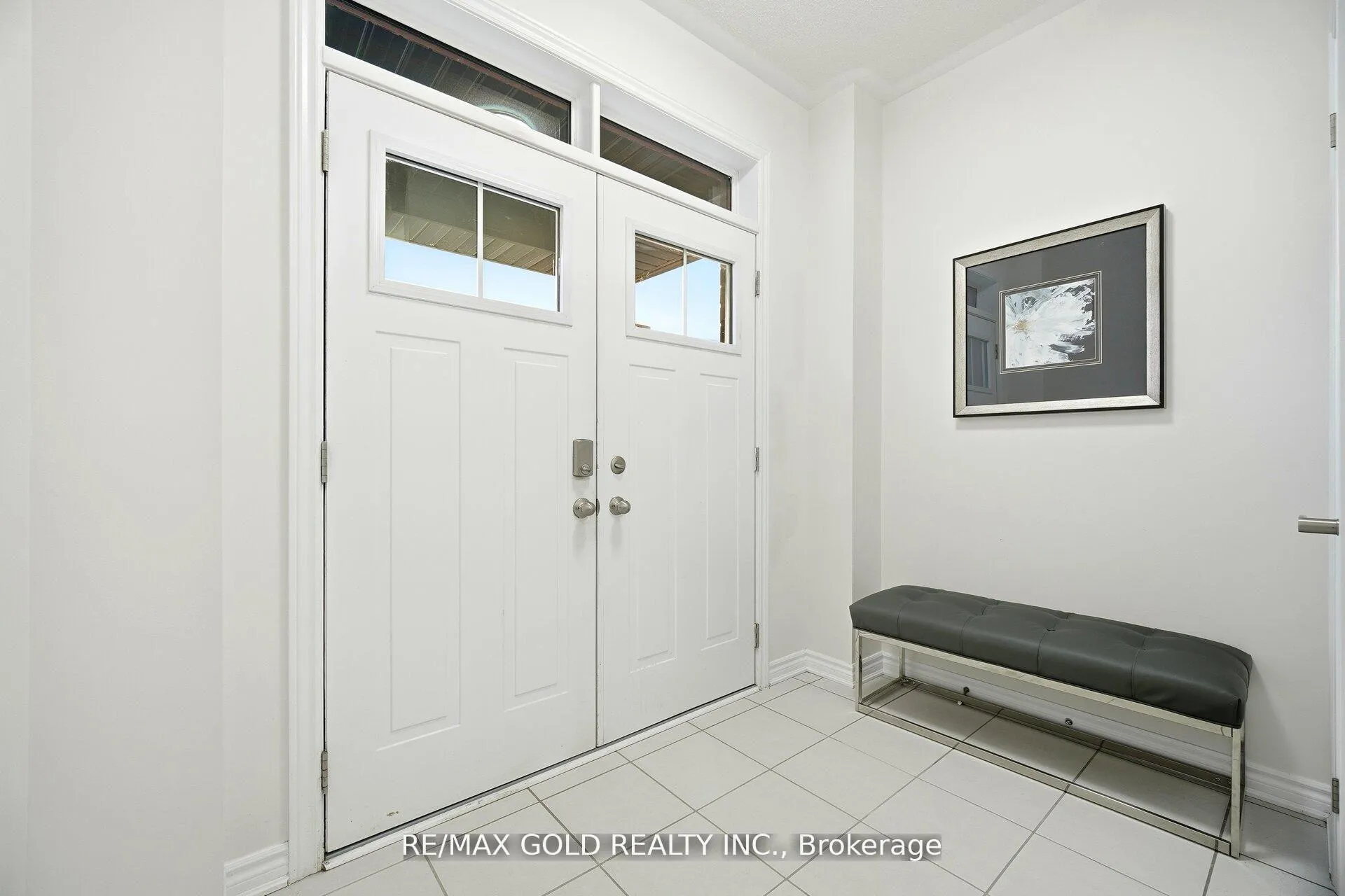 Photo 3 of 15 Spinland Street, Caledon, Rural Caledon — HOMEH