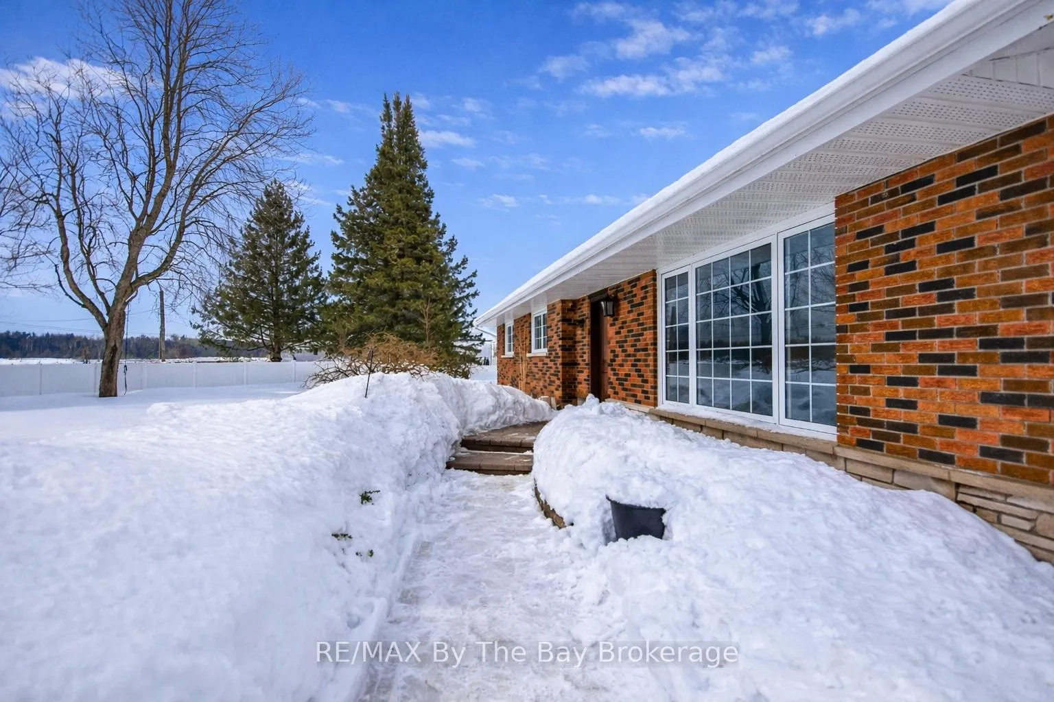 Photo 3 of 111 Balm Beach Road E, Tiny, Rural Tiny — HOMEH