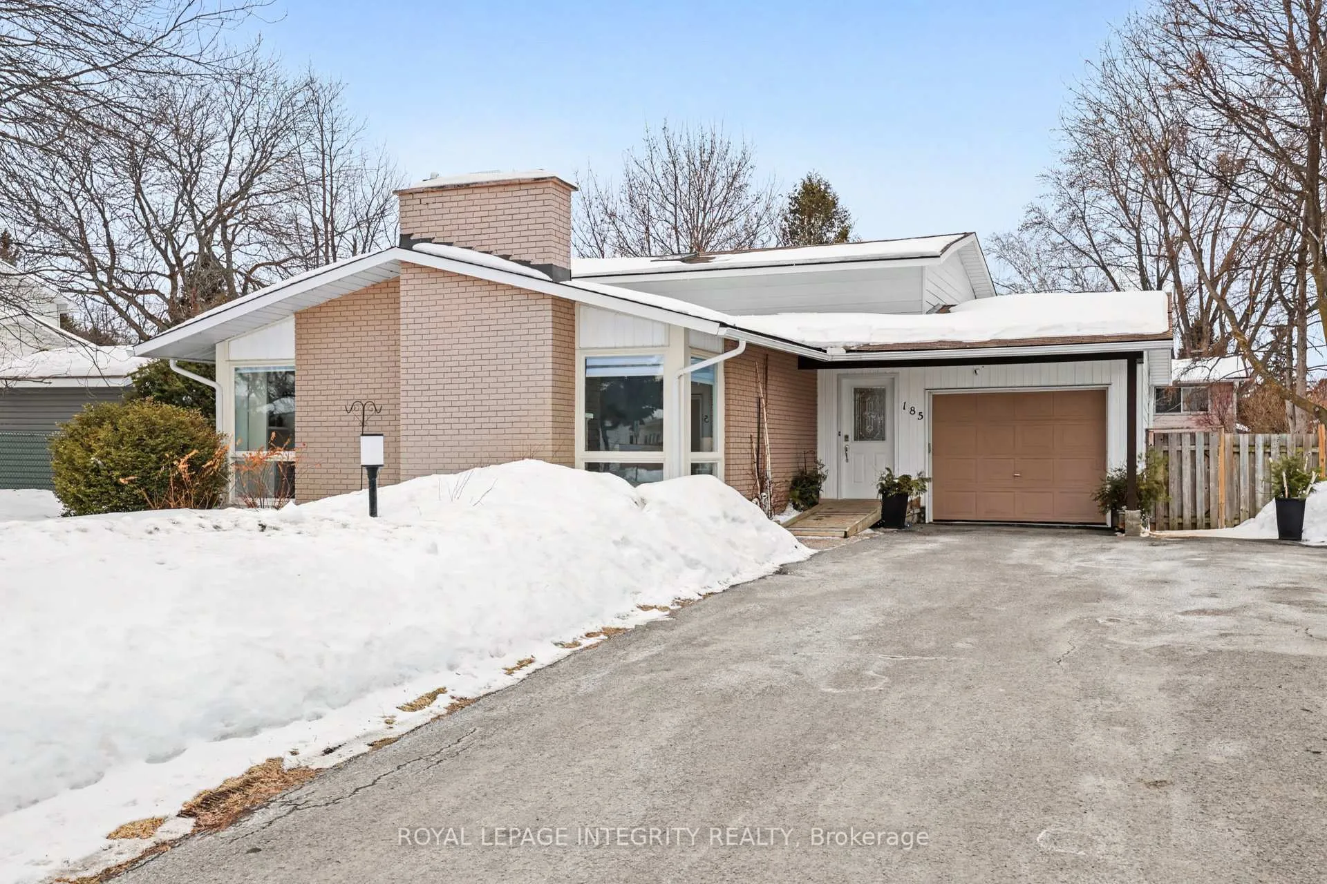Photo 2 of 185 Withrow Avenue, Ottawa, Meadowlands/St. Claire Gardens — HOMEH