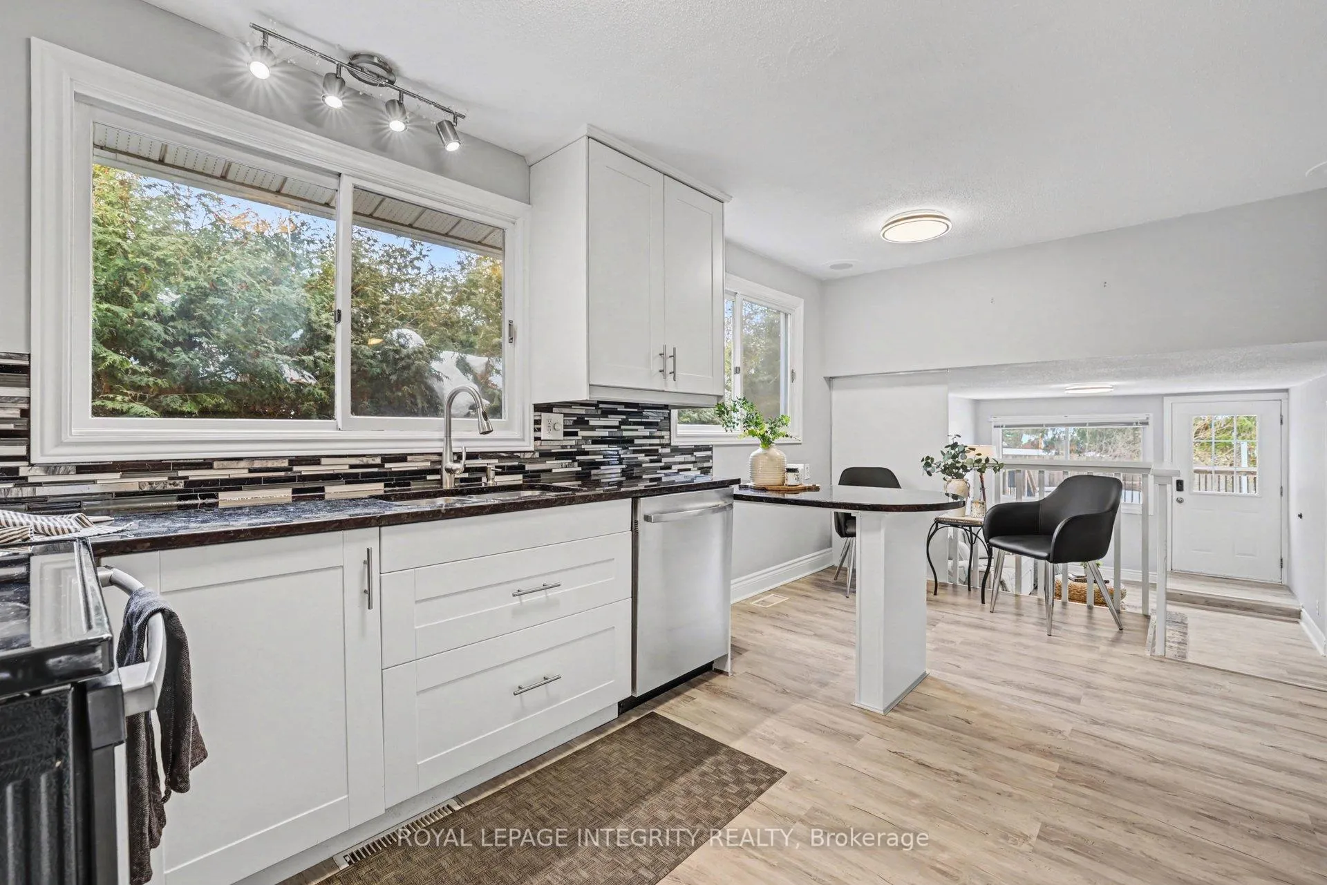 Photo 11 of 185 Withrow Avenue, Ottawa, Meadowlands/St. Claire Gardens — HOMEH