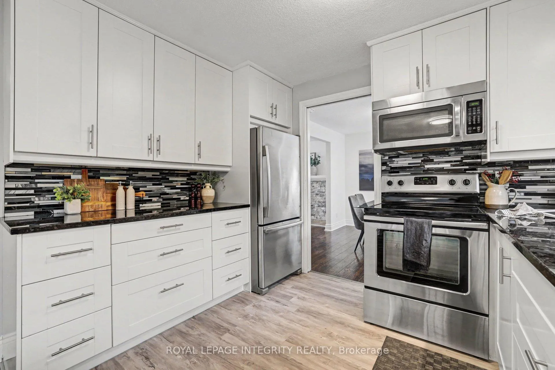 Photo 13 of 185 Withrow Avenue, Ottawa, Meadowlands/St. Claire Gardens — HOMEH